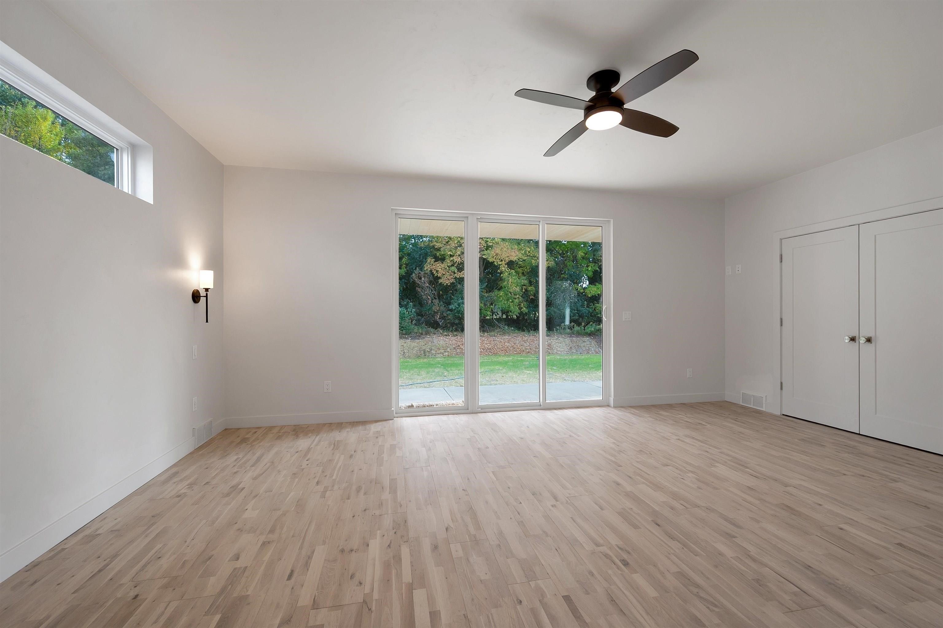 DE PERE, Wisconsin, 54115, United States, 2 Bedrooms Bedrooms, ,3 BathroomsBathrooms,Residential,For Sale,1982656