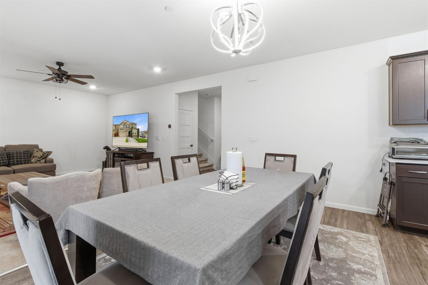 Manteca, California, 95337, United States, 4 Bedrooms Bedrooms, ,3 BathroomsBathrooms,Residential,For Sale,2001194