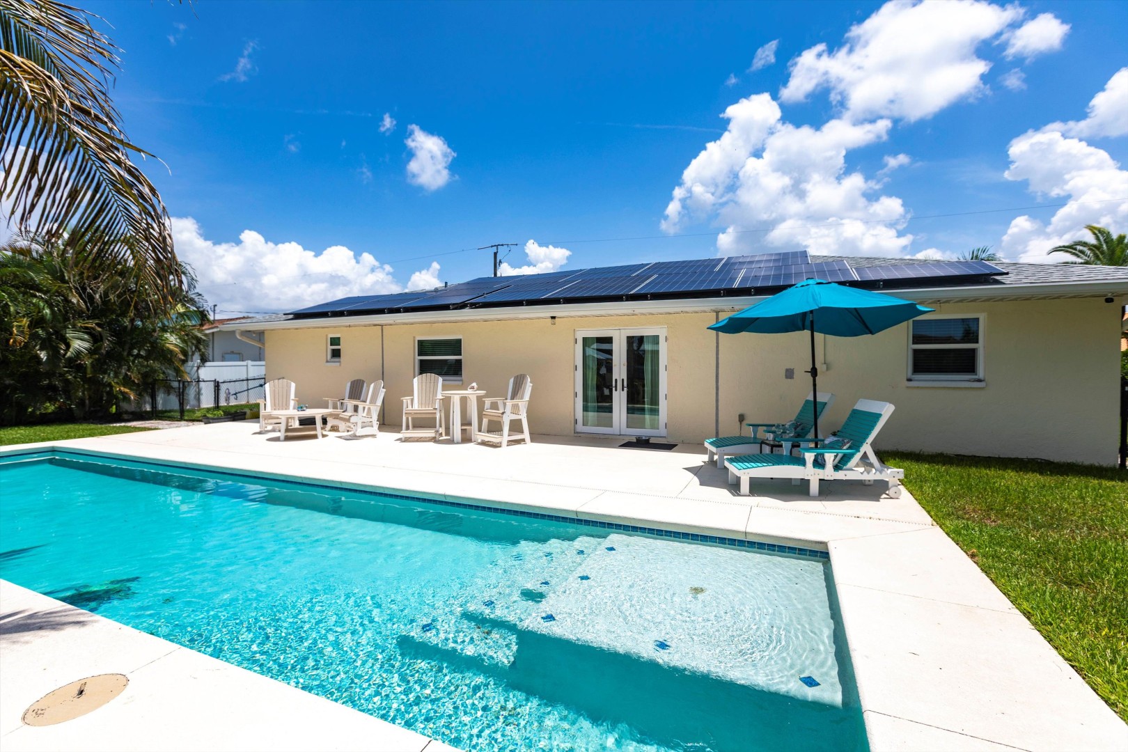 Fort Myers, Florida, 33919, United States, 3 Bedrooms Bedrooms, ,2 BathroomsBathrooms,Residential,For Sale,1935078