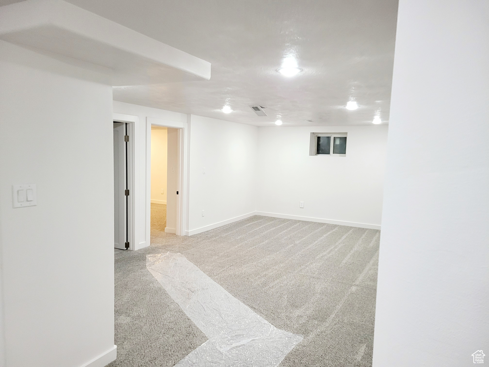 Riverton, Utah, 84065, United States, 6 Bedrooms Bedrooms, ,1 BathroomBathrooms,Residential,For Sale,1709565