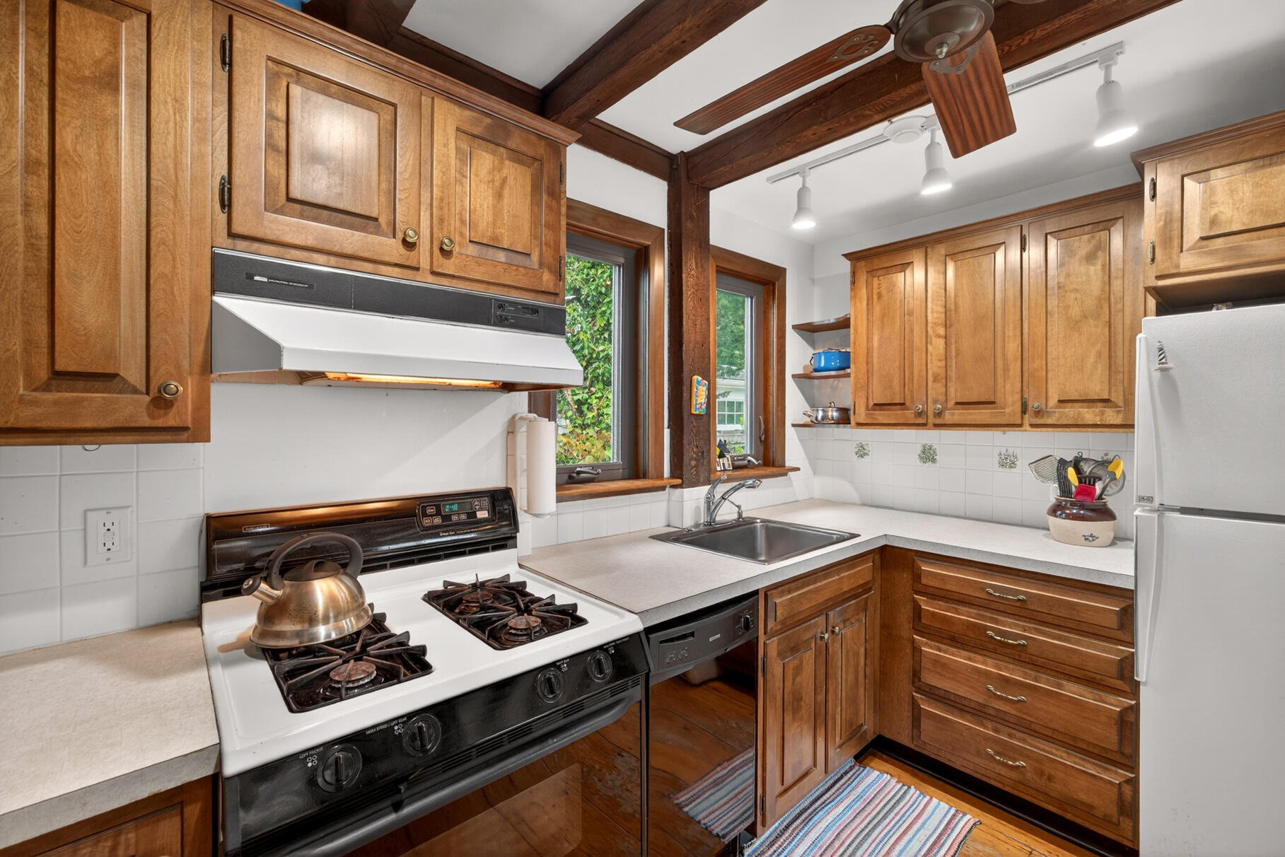  213 Main Street, Chatham, MA, 02633 - 物件實景