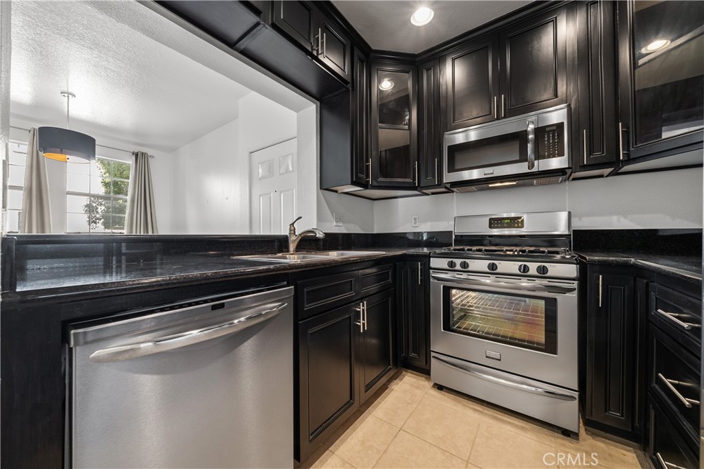 Valencia, California, 91355, United States, 2 Bedrooms Bedrooms, ,2 BathroomsBathrooms,Residential,For Sale,1937123