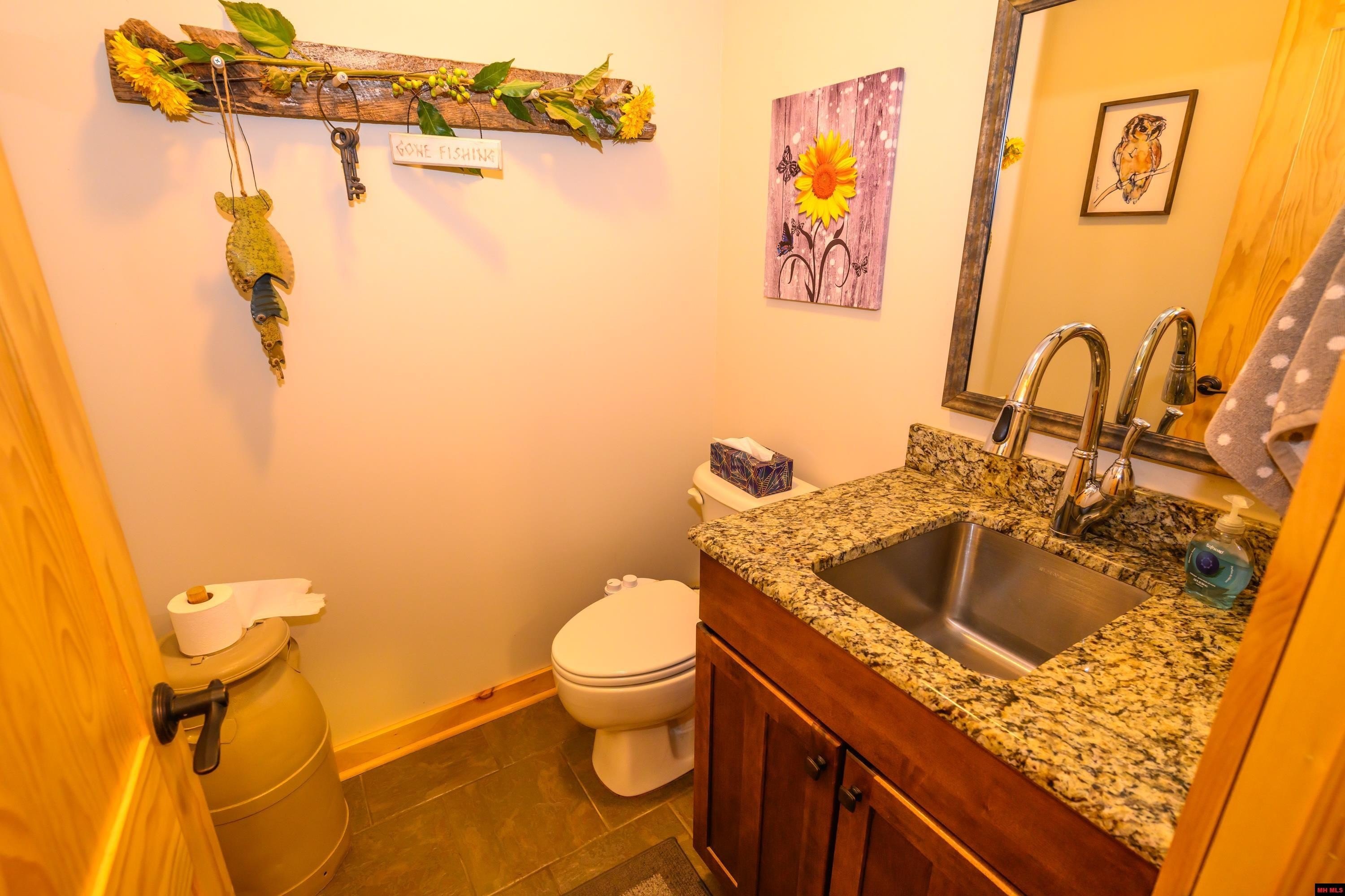 Mountain Home, Arkansas, 72653, United States, 3 Bedrooms Bedrooms, ,3 BathroomsBathrooms,Residential,For Sale,1895222