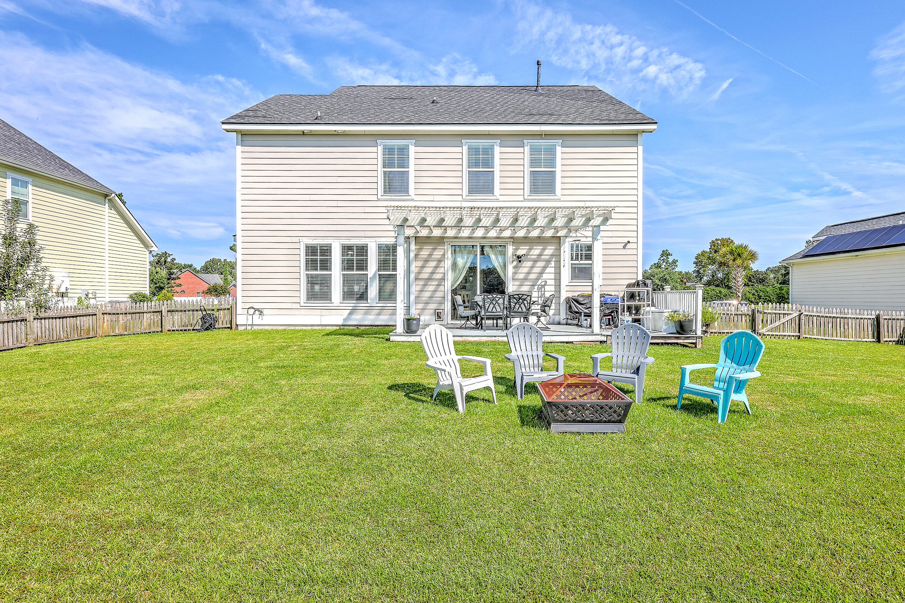 Hanahan, South Carolina, 29410, United States, 5 Bedrooms Bedrooms, ,3 BathroomsBathrooms,Residential,For Sale,1938024