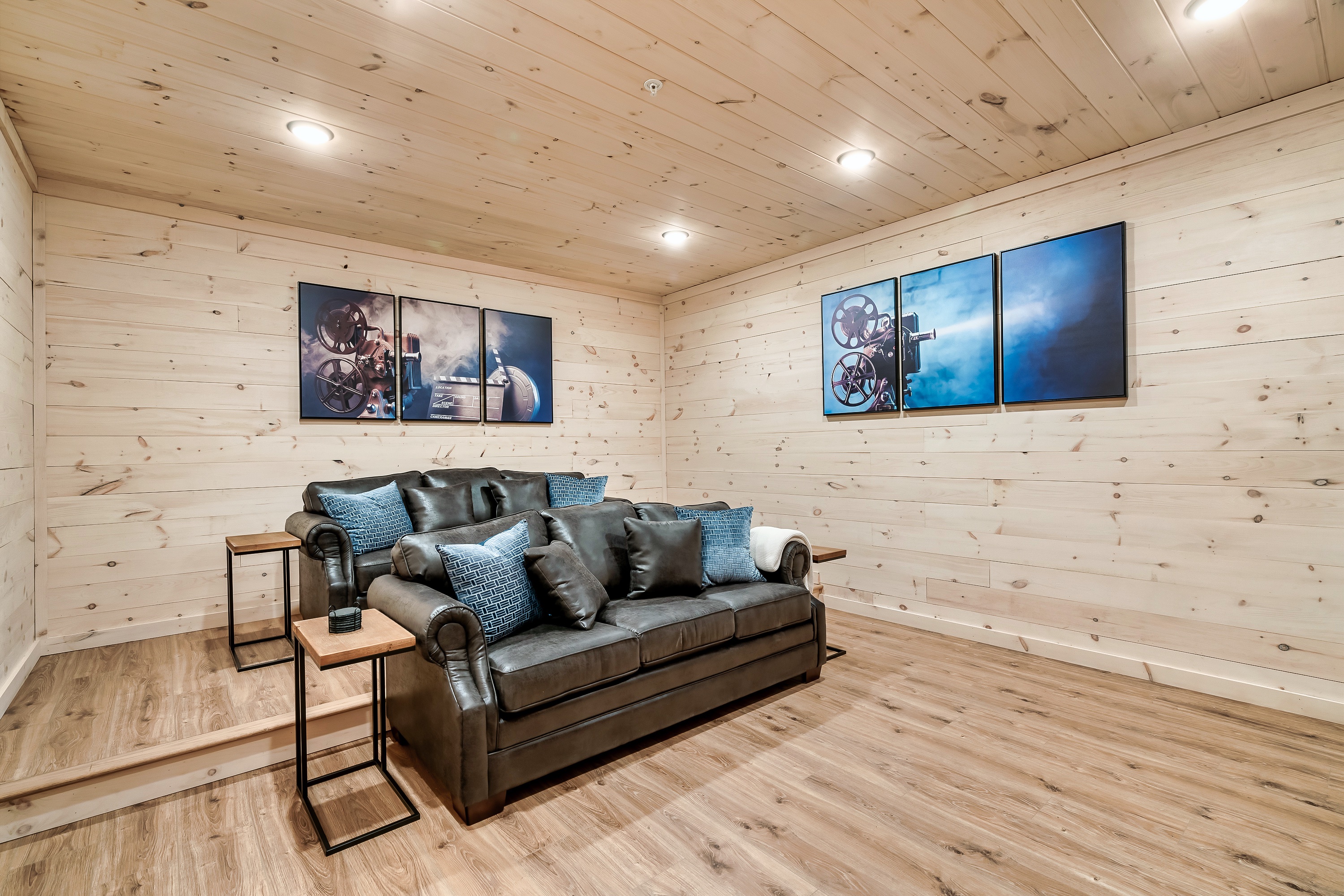 Gatlinburg, Tennessee, 37738, United States, 5 Bedrooms Bedrooms, ,4 BathroomsBathrooms,Residential,For Sale,1920322
