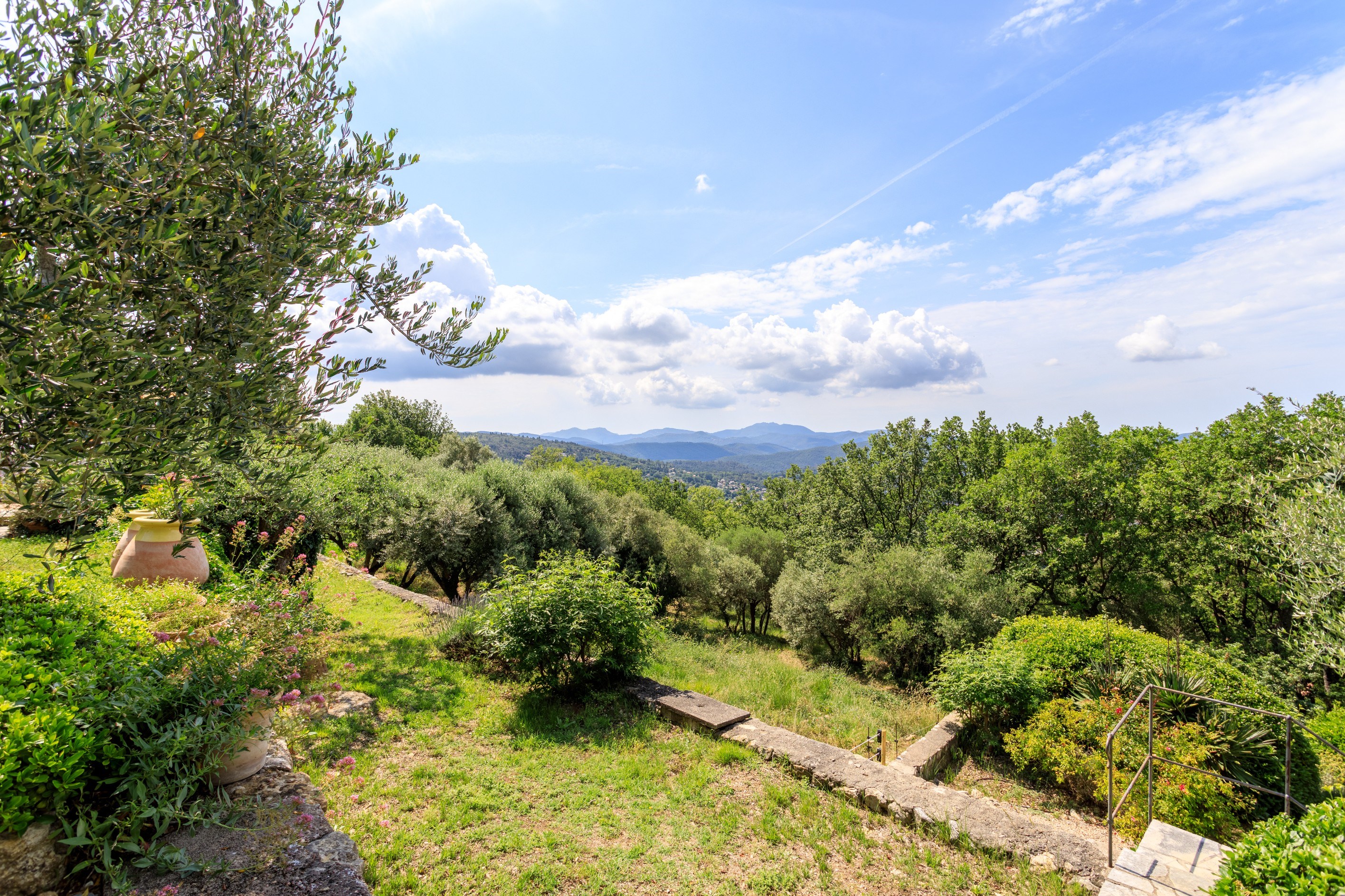 Elegant Provencal villa with panoramic view and guest house in Montauroux - 物件實景