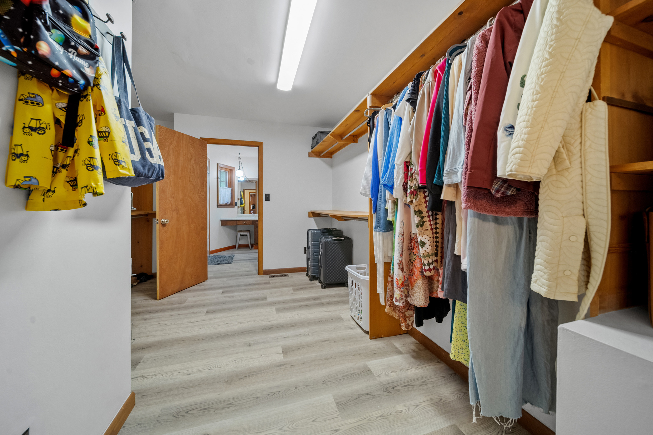 Gatlinburg, Tennessee, 37738, United States, 4 Bedrooms Bedrooms, ,3 BathroomsBathrooms,Residential,For Sale,1974957