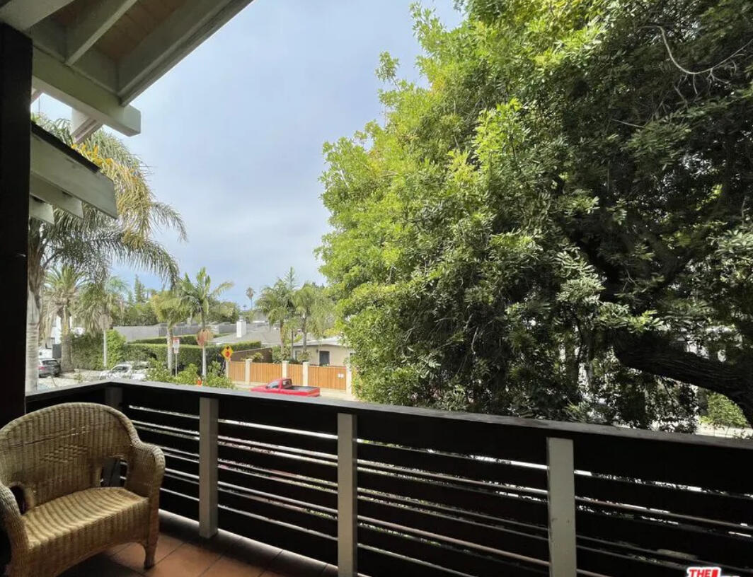 Venice, California, 90291, United States, 4 Bedrooms Bedrooms, ,2 BathroomsBathrooms,Residential,For Sale,1965378