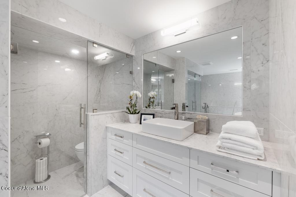 Hayden Lake, Idaho, 83835, United States, 4 Bedrooms Bedrooms, ,4 BathroomsBathrooms,Residential,For Sale,1983498