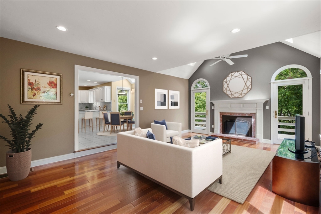 Westborough, Massachusetts, 01581, United States, 4 Bedrooms Bedrooms, ,4 BathroomsBathrooms,Residential,For Sale,1986469