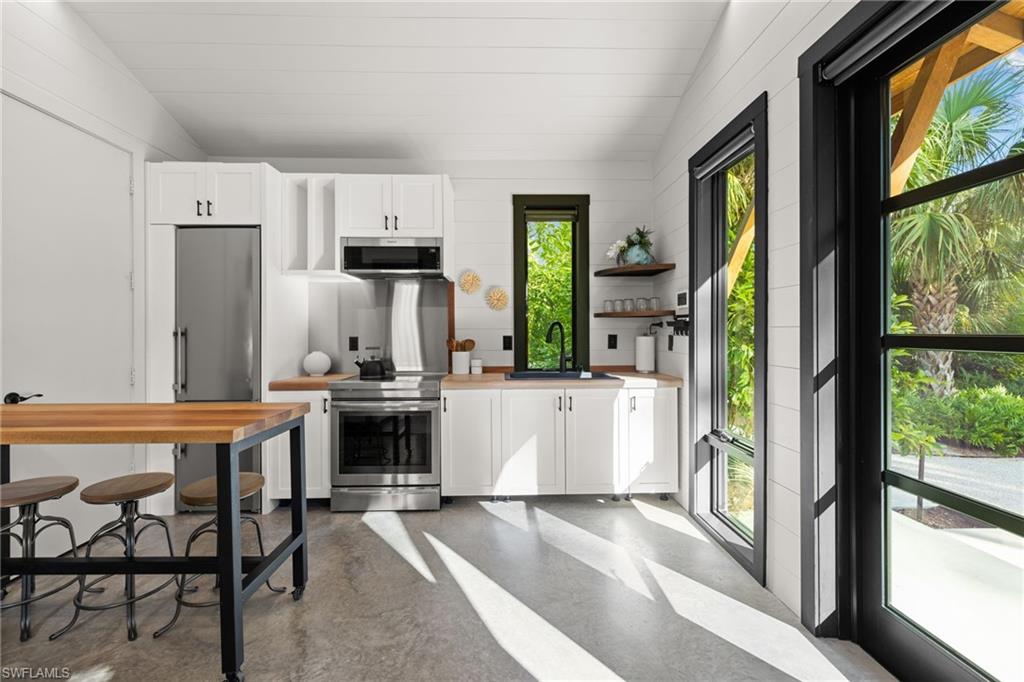 Naples, Florida, 34120, United States, 3 Bedrooms Bedrooms, ,4 BathroomsBathrooms,Residential,For Sale,1992036