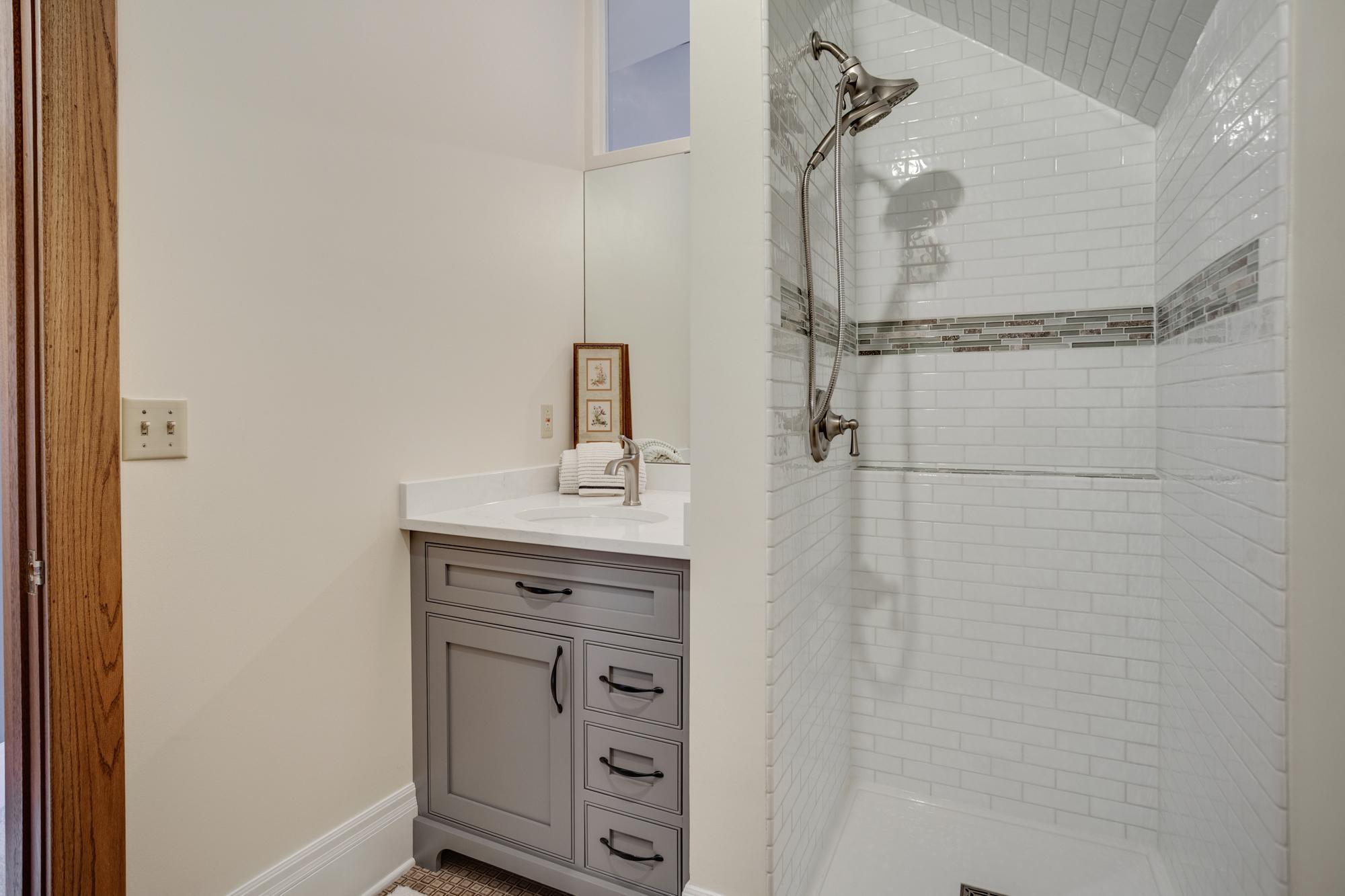 Minneapolis, Minnesota, 55408, United States, 5 Bedrooms Bedrooms, ,2 BathroomsBathrooms,Residential,For Sale,1960764