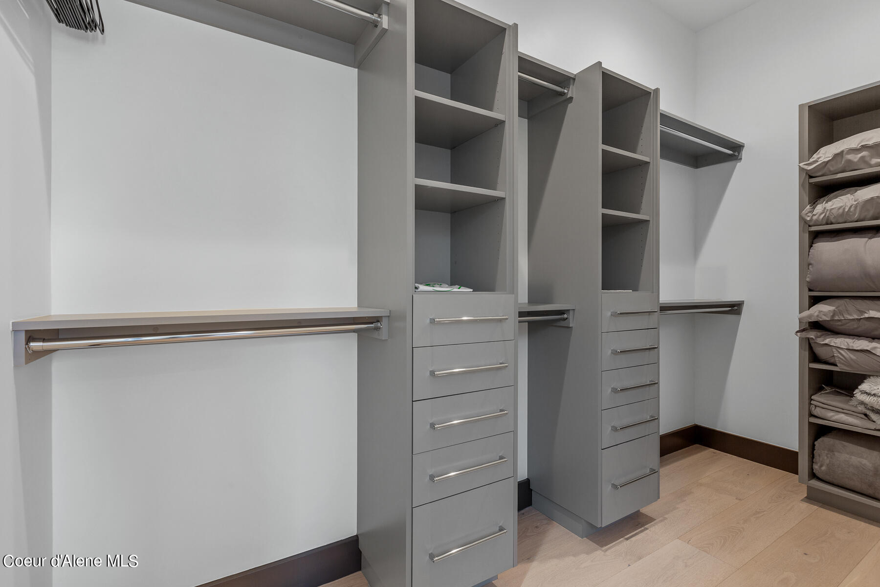 Coeur d'Alene, Idaho, 83814, United States, 4 Bedrooms Bedrooms, ,1 BathroomBathrooms,Residential,For Sale,1975946