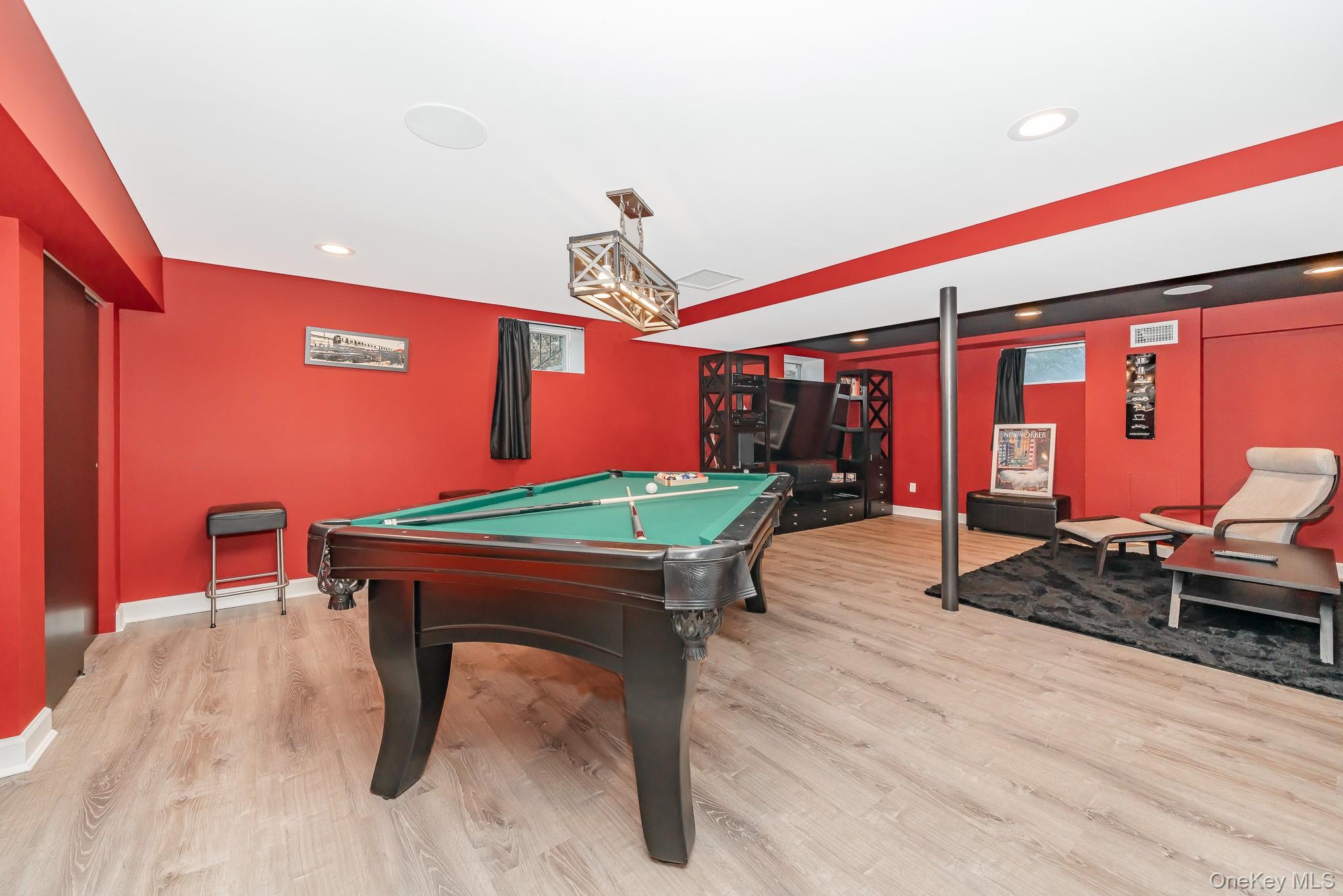 New Hyde Park, New York, 11040, United States, 4 Bedrooms Bedrooms, ,4 BathroomsBathrooms,Residential,For Sale,1976805