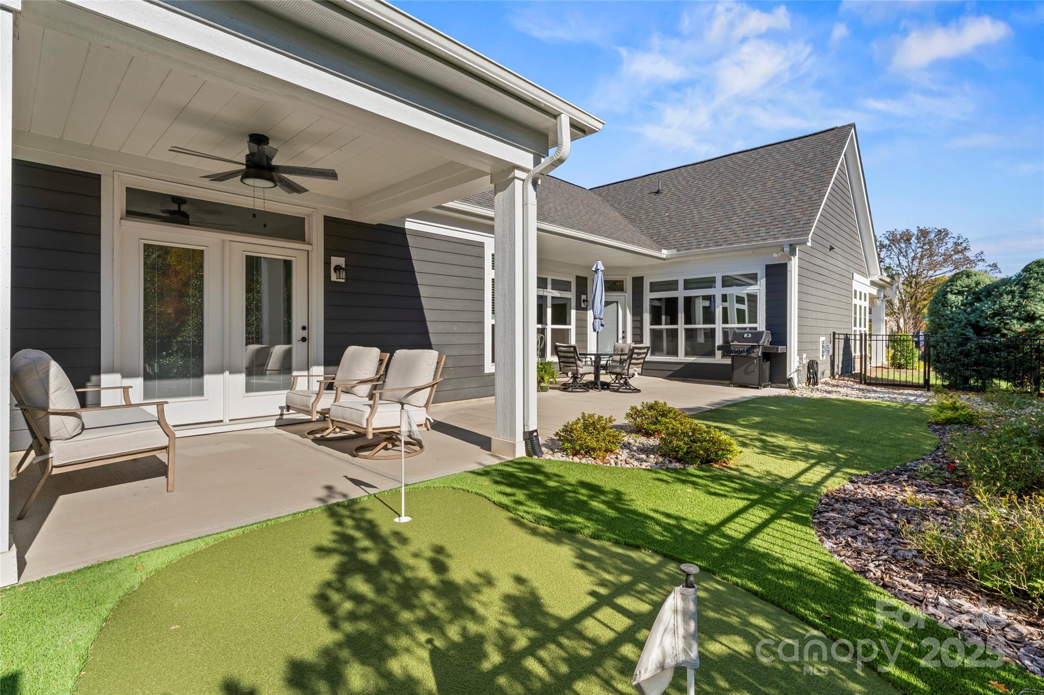 Huntersville, North Carolina, 28078, United States, 3 Bedrooms Bedrooms, ,3 BathroomsBathrooms,Residential,For Sale,1987937