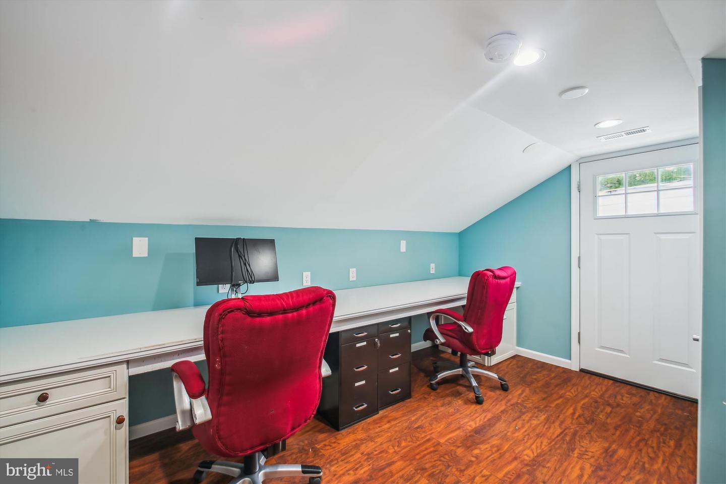 Glen Burnie, Maryland, 21060, United States, 2 Bedrooms Bedrooms, ,4 BathroomsBathrooms,Residential,For Sale,1867358