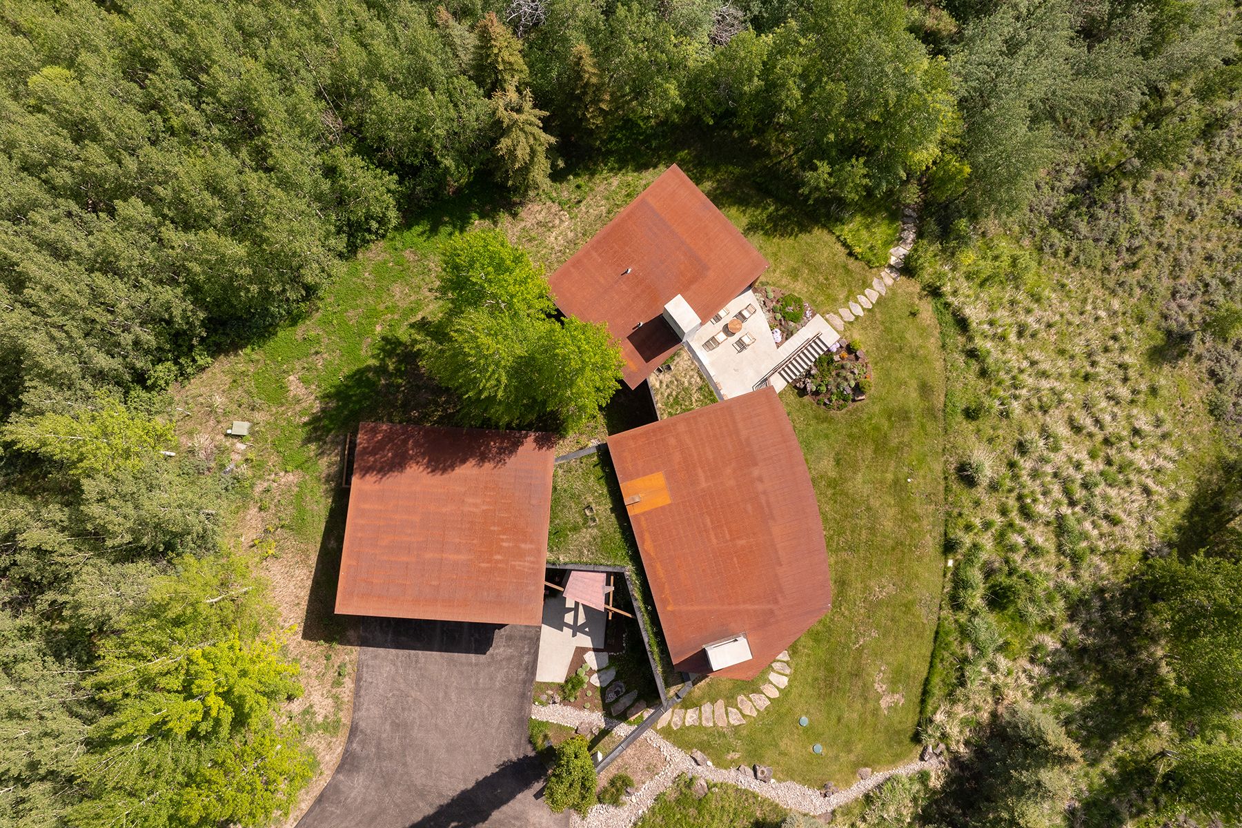  Modern Hillside Sanctuary - 物件實景