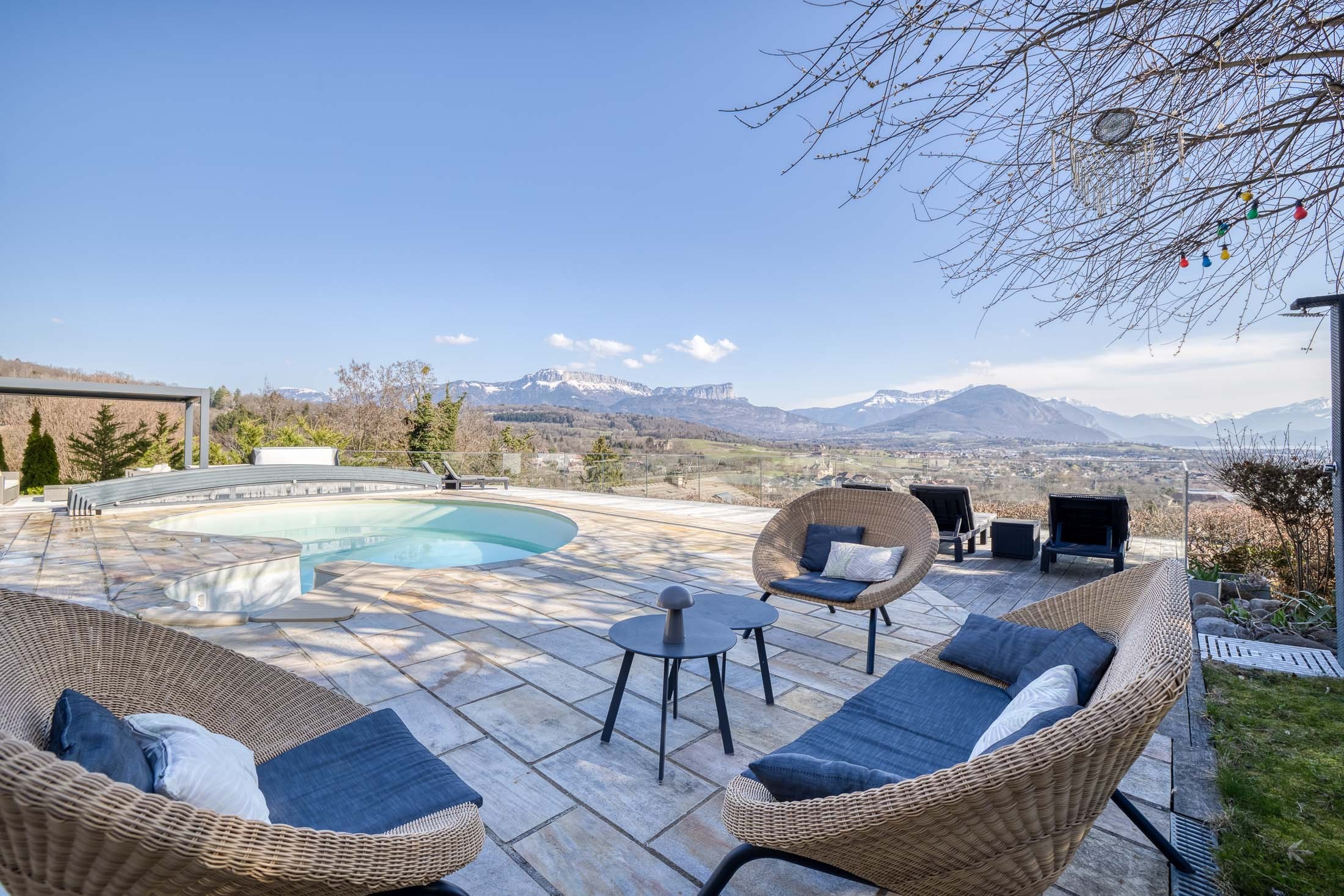  Renovated Contemporary Villa with Lake and Mountain Views – Annecy Heights - 物件實景