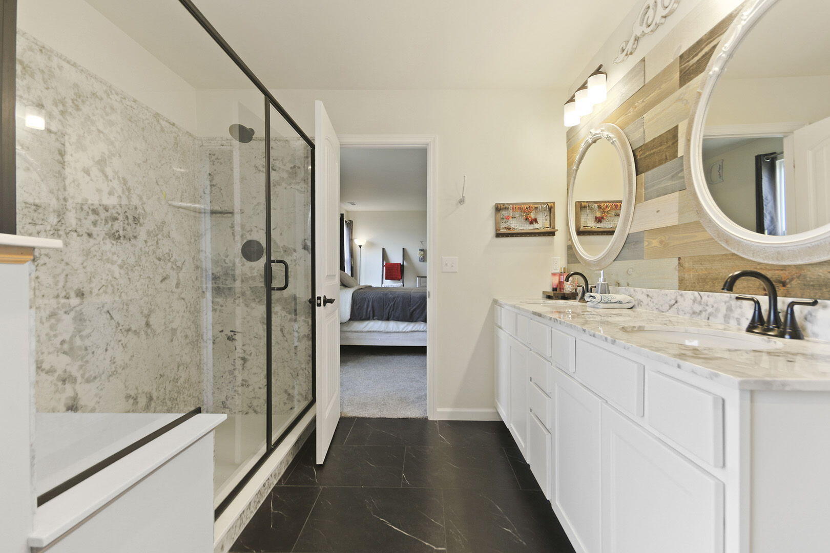 ASHLAND, Missouri, 65010, United States, 4 Bedrooms Bedrooms, ,3 BathroomsBathrooms,Residential,For Sale,1981891