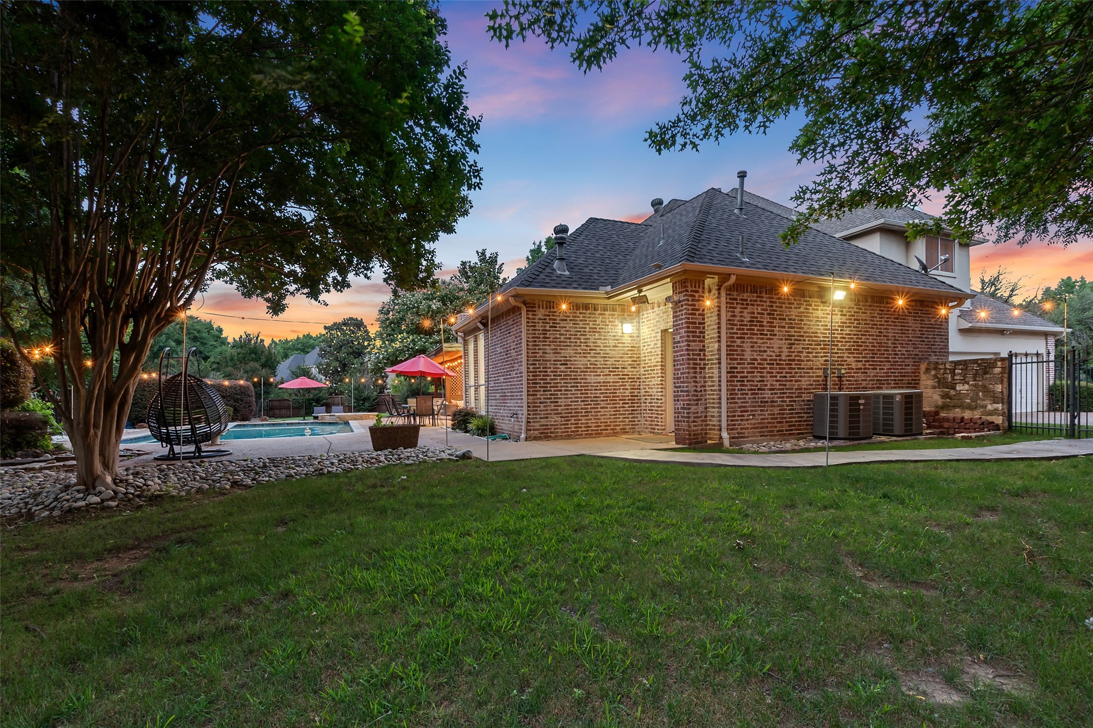 Southlake, Texas, 76092, United States, 5 Bedrooms Bedrooms, ,5 BathroomsBathrooms,Residential,For Sale,1898748