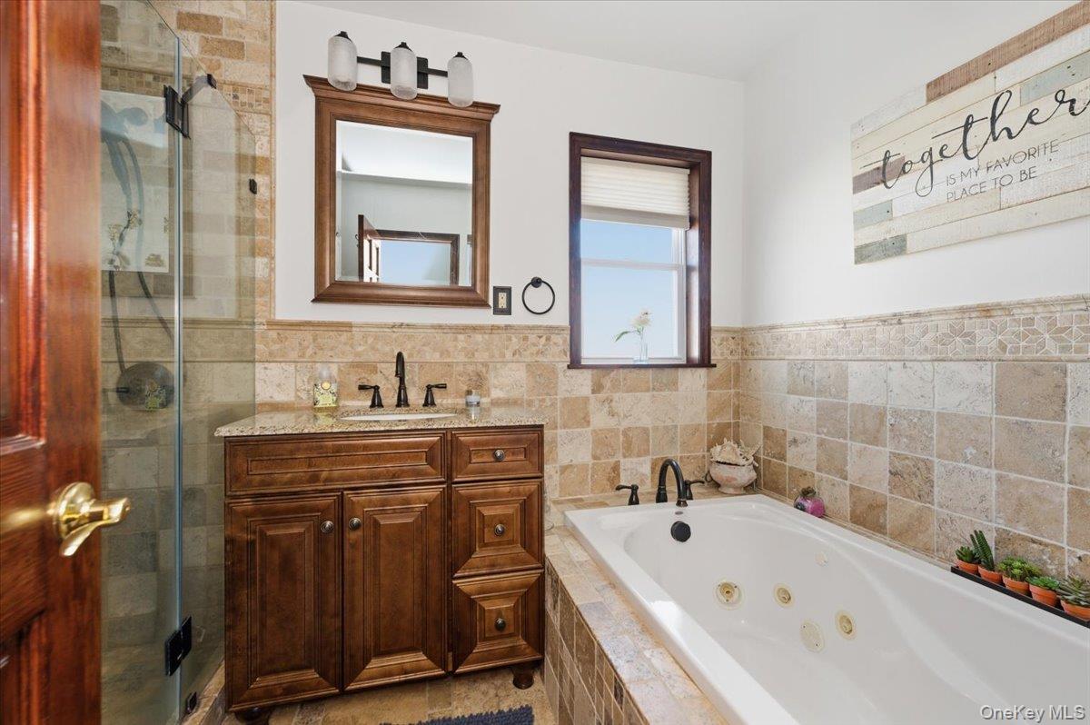 Island Park, New York, 11558, United States, 2 Bedrooms Bedrooms, ,1 BathroomBathrooms,Residential,For Sale,1998541