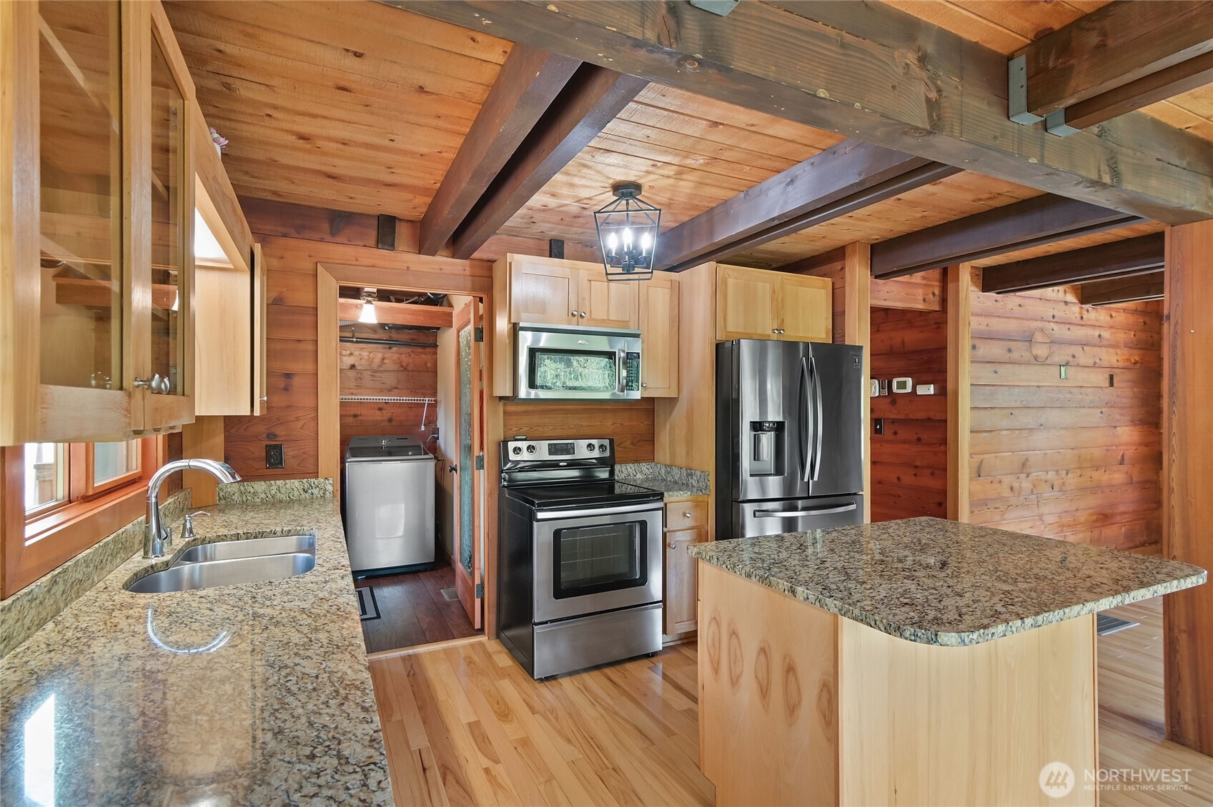 Kalama, Washington, 98625, United States, 3 Bedrooms Bedrooms, ,3 BathroomsBathrooms,Residential,For Sale,1986549