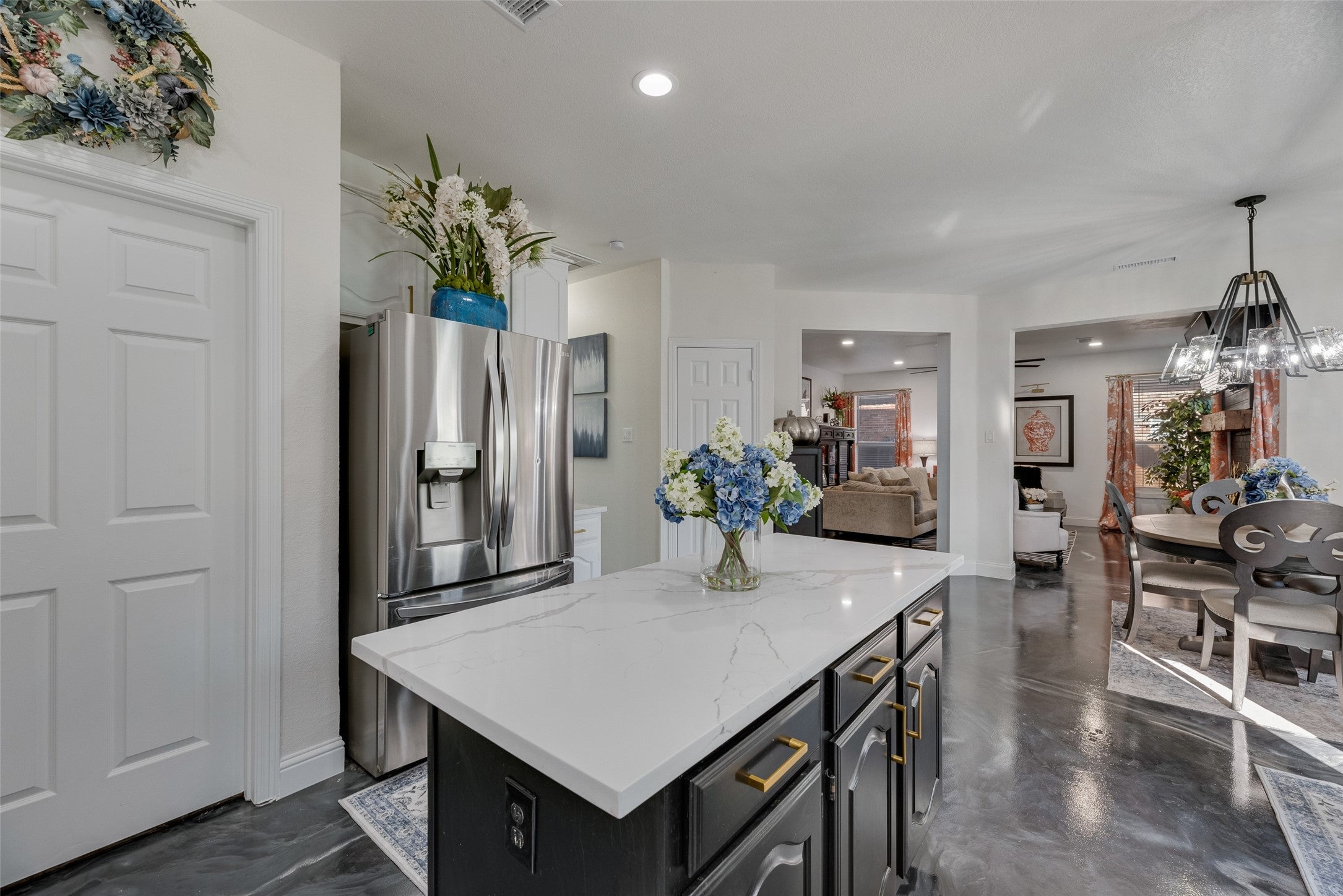 Keller, Texas, 76248, United States, 4 Bedrooms Bedrooms, ,3 BathroomsBathrooms,Residential,For Sale,1977513