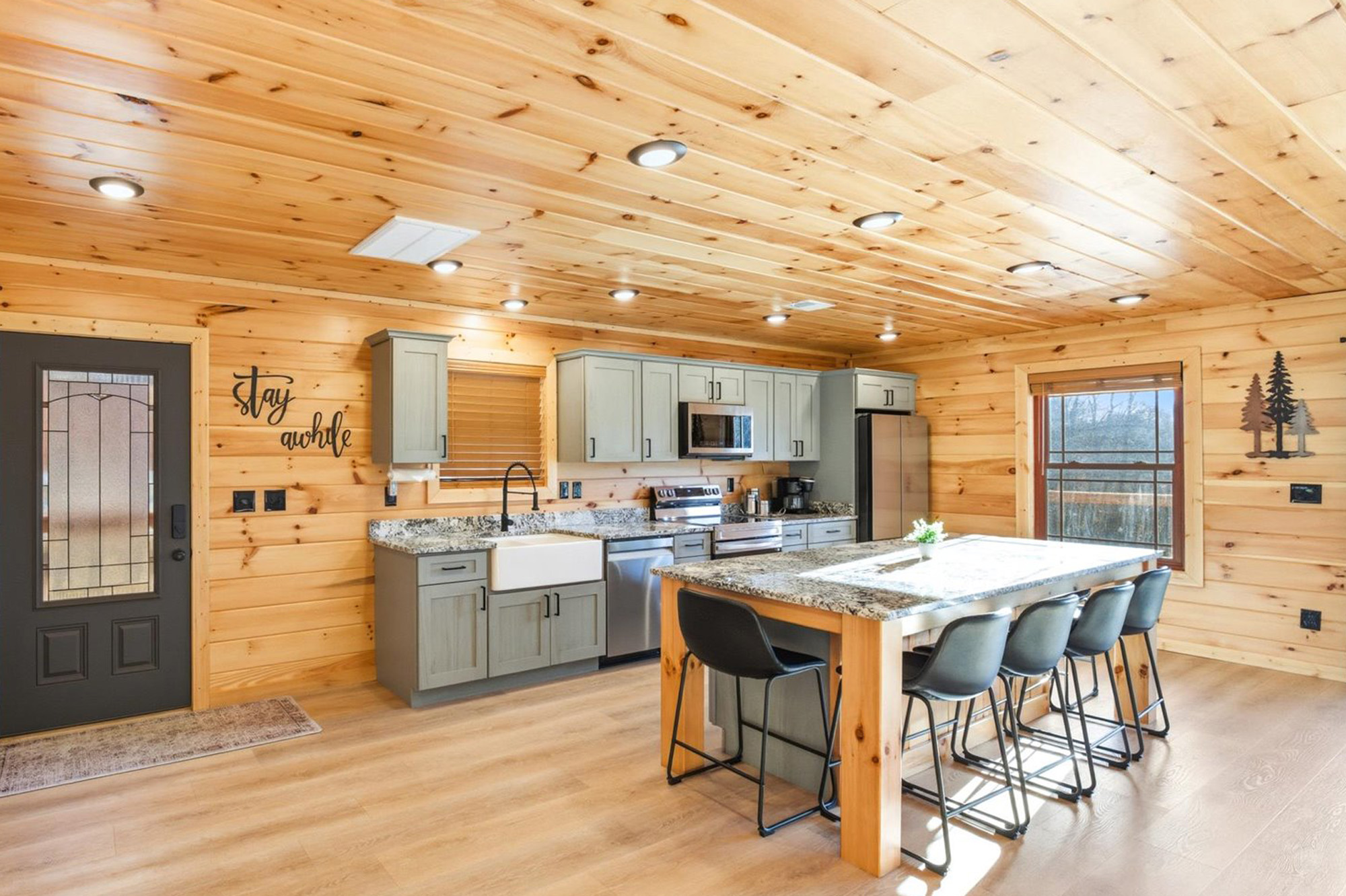 Sevierville, Tennessee, 37862, United States, 2 Bedrooms Bedrooms, ,2 BathroomsBathrooms,Residential,For Sale,1992770