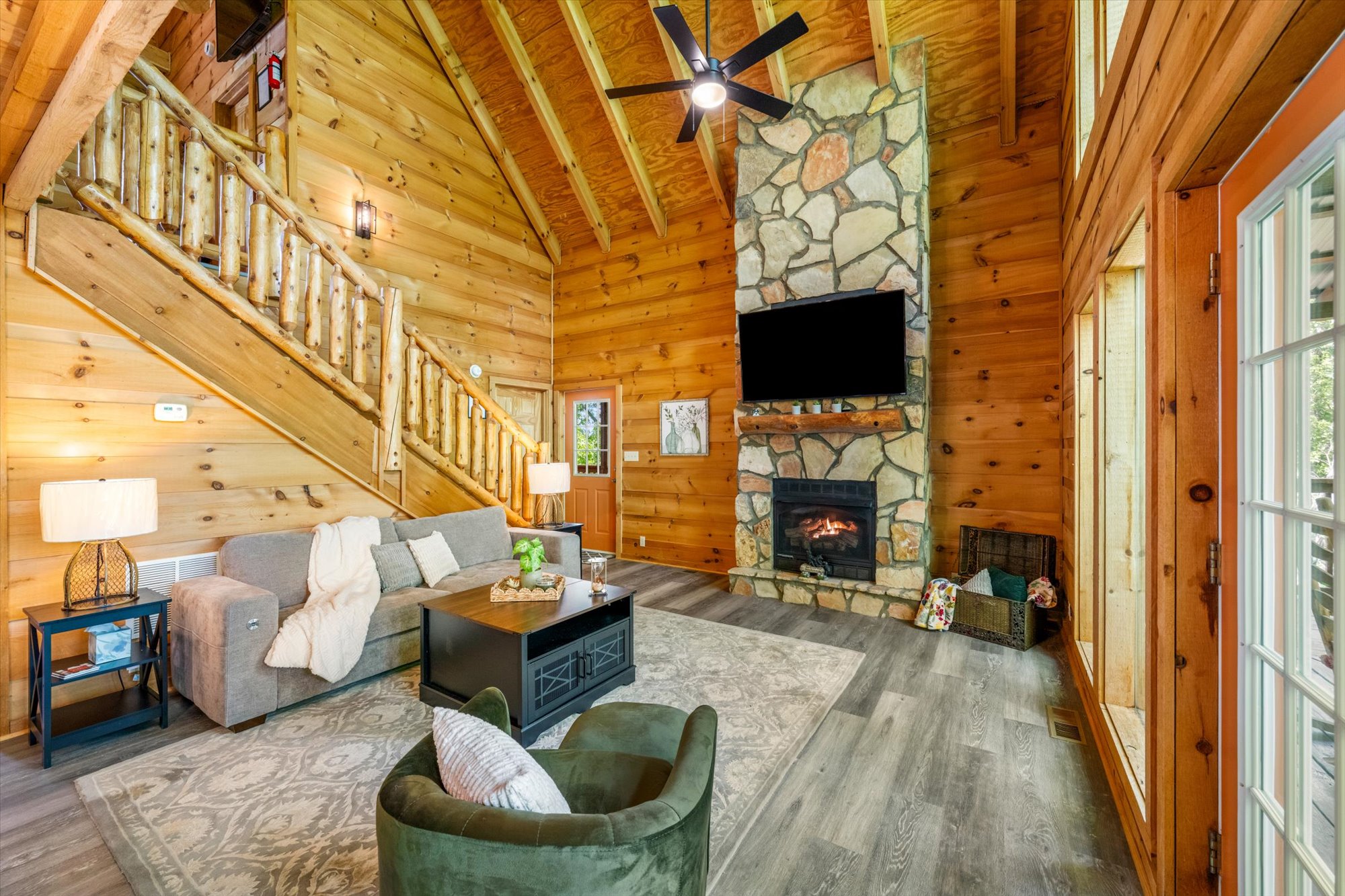 Sevierville, Tennessee, 37862, United States, 3 Bedrooms Bedrooms, ,3 BathroomsBathrooms,Residential,For Sale,1920301