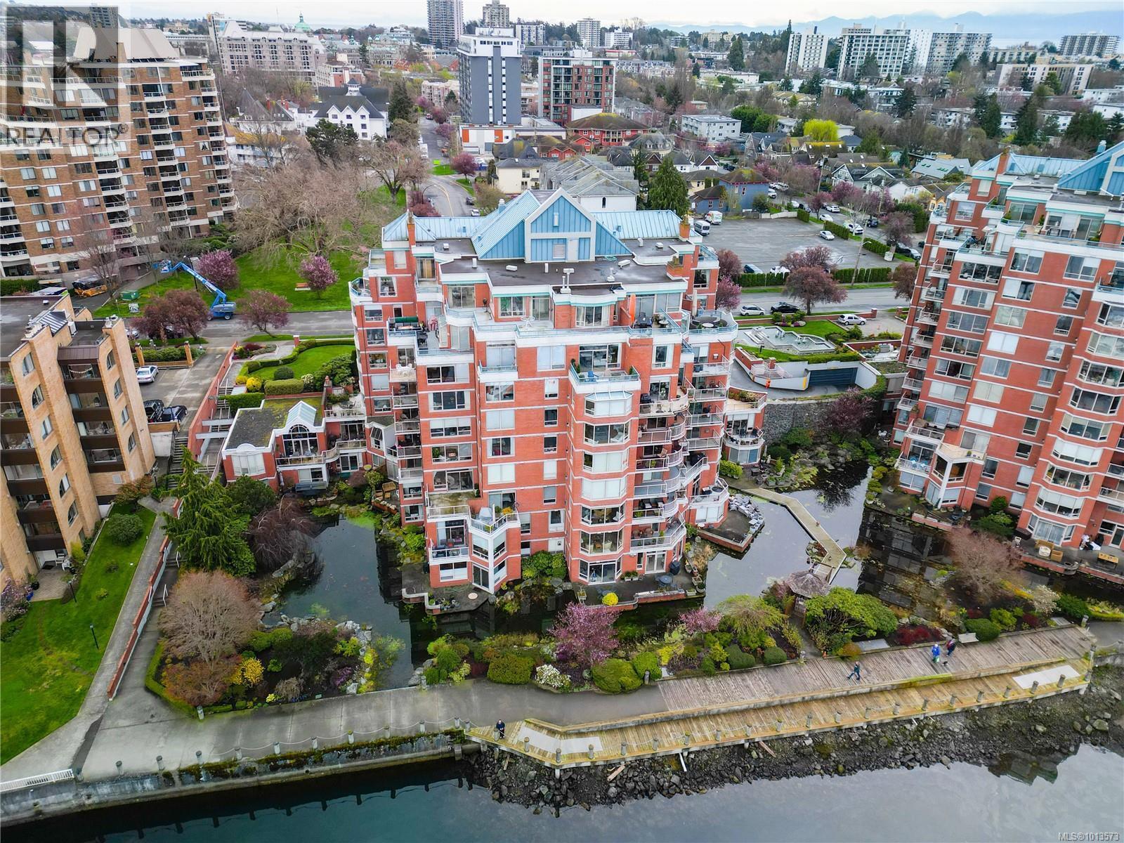 VICTORIA, British Columbia, V8V 4Y1, CA, 2 Bedrooms Bedrooms, ,2 BathroomsBathrooms,Residential,For Sale,1951175