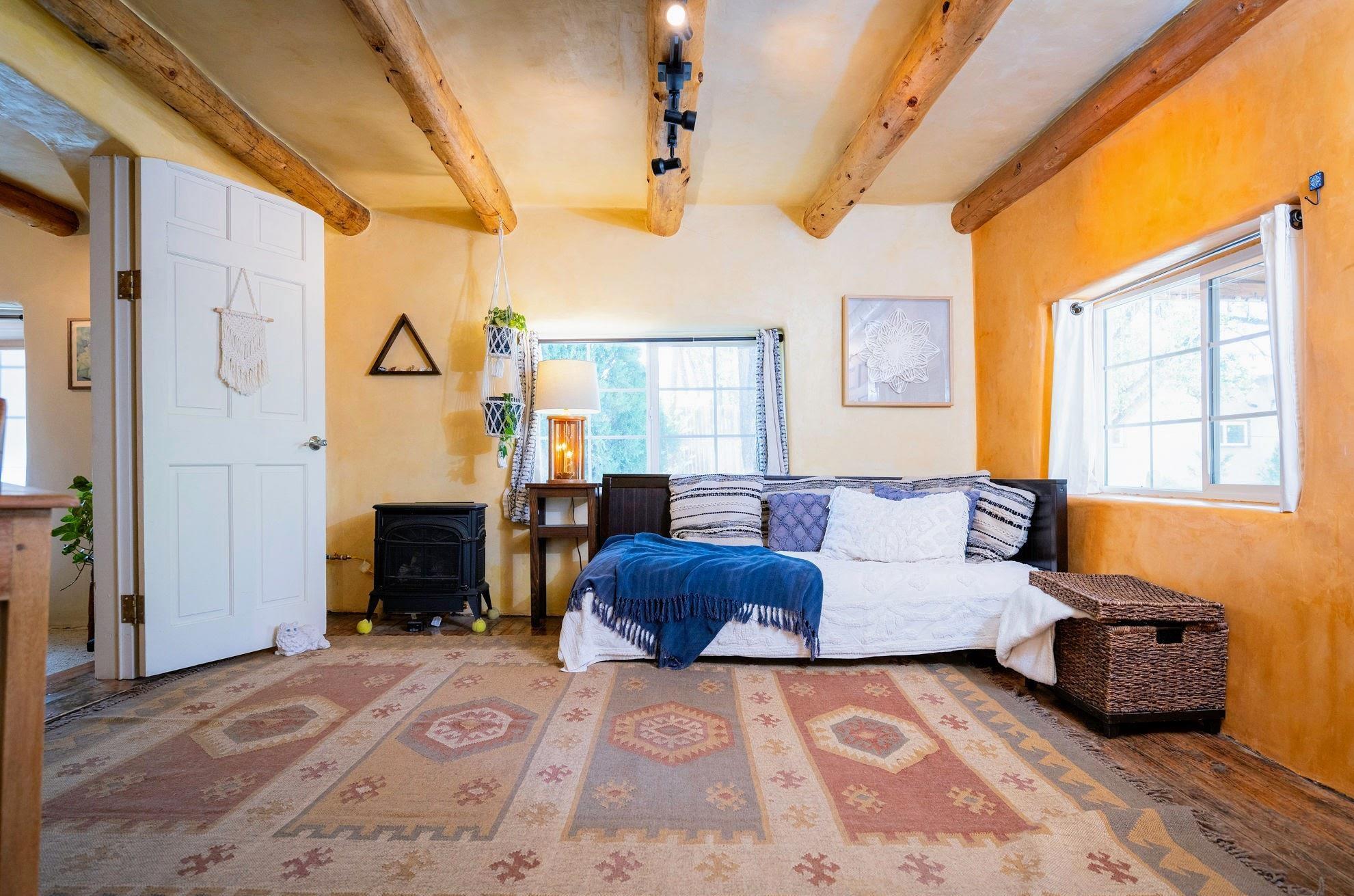 Ranchos De Taos, New Mexico, 87557, United States, 3 Bedrooms Bedrooms, ,3 BathroomsBathrooms,Residential,For Sale,1688394