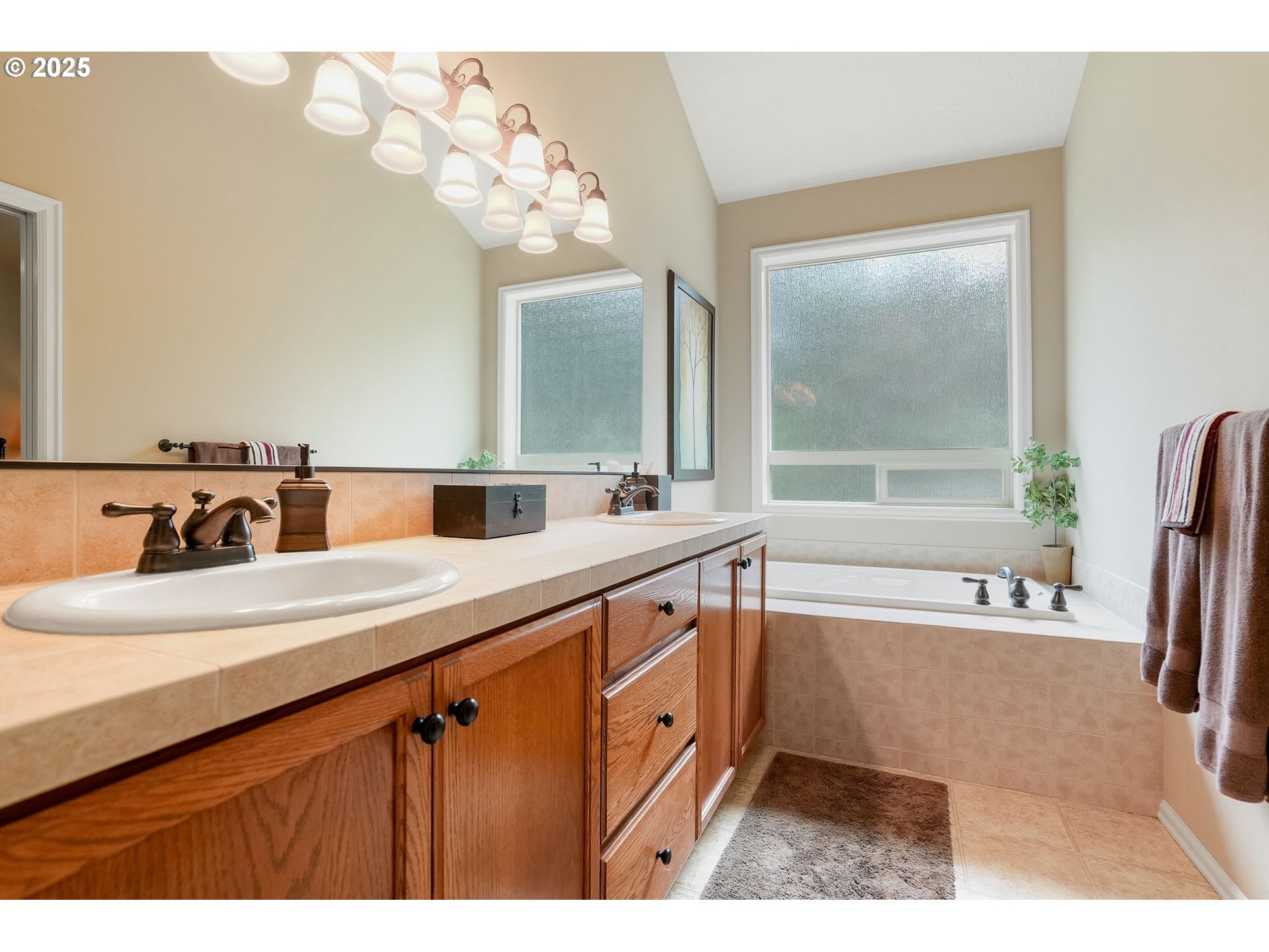 Albany, Oregon, 97321, United States, 3 Bedrooms Bedrooms, ,2 BathroomsBathrooms,Residential,For Sale,1925362