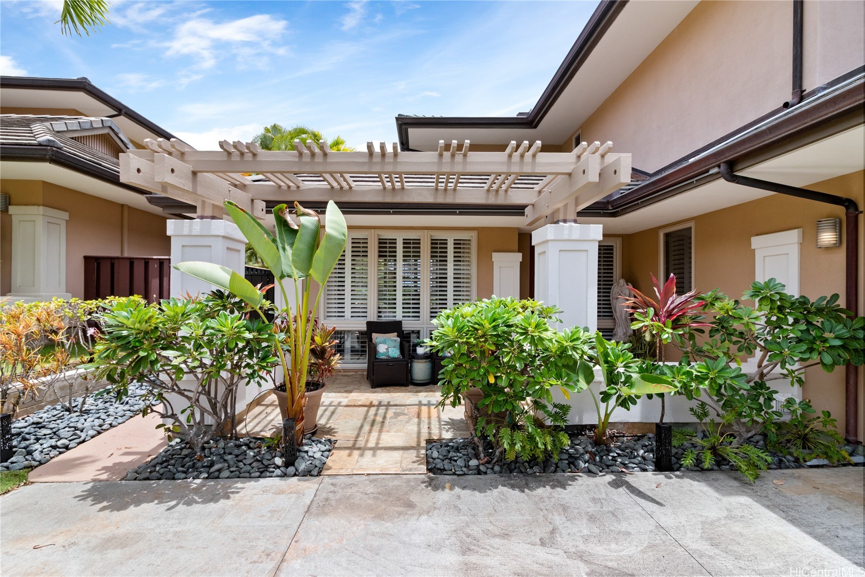 Honolulu, Hawaii, 96825, United States, 4 Bedrooms Bedrooms, ,4 BathroomsBathrooms,Residential,For Sale,1911295