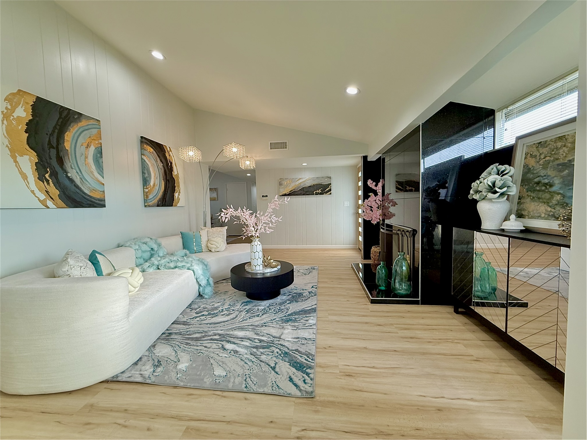 Los Alamitos, California, 90720, United States, 5 Bedrooms Bedrooms, ,4 BathroomsBathrooms,Residential,For Sale,1895084
