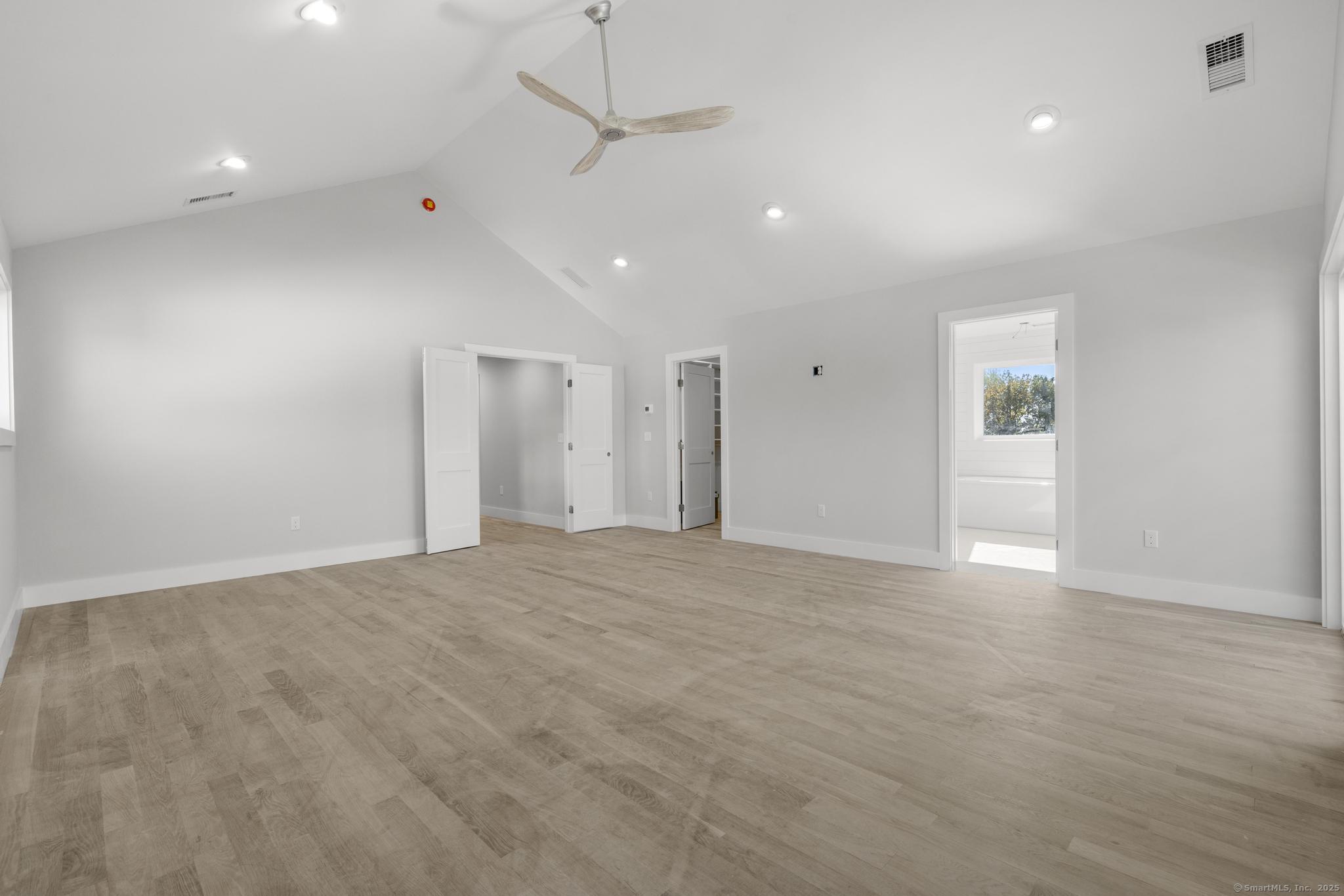 Milford, Connecticut, 06460, United States, 4 Bedrooms Bedrooms, ,4 BathroomsBathrooms,Residential,For Sale,1987652