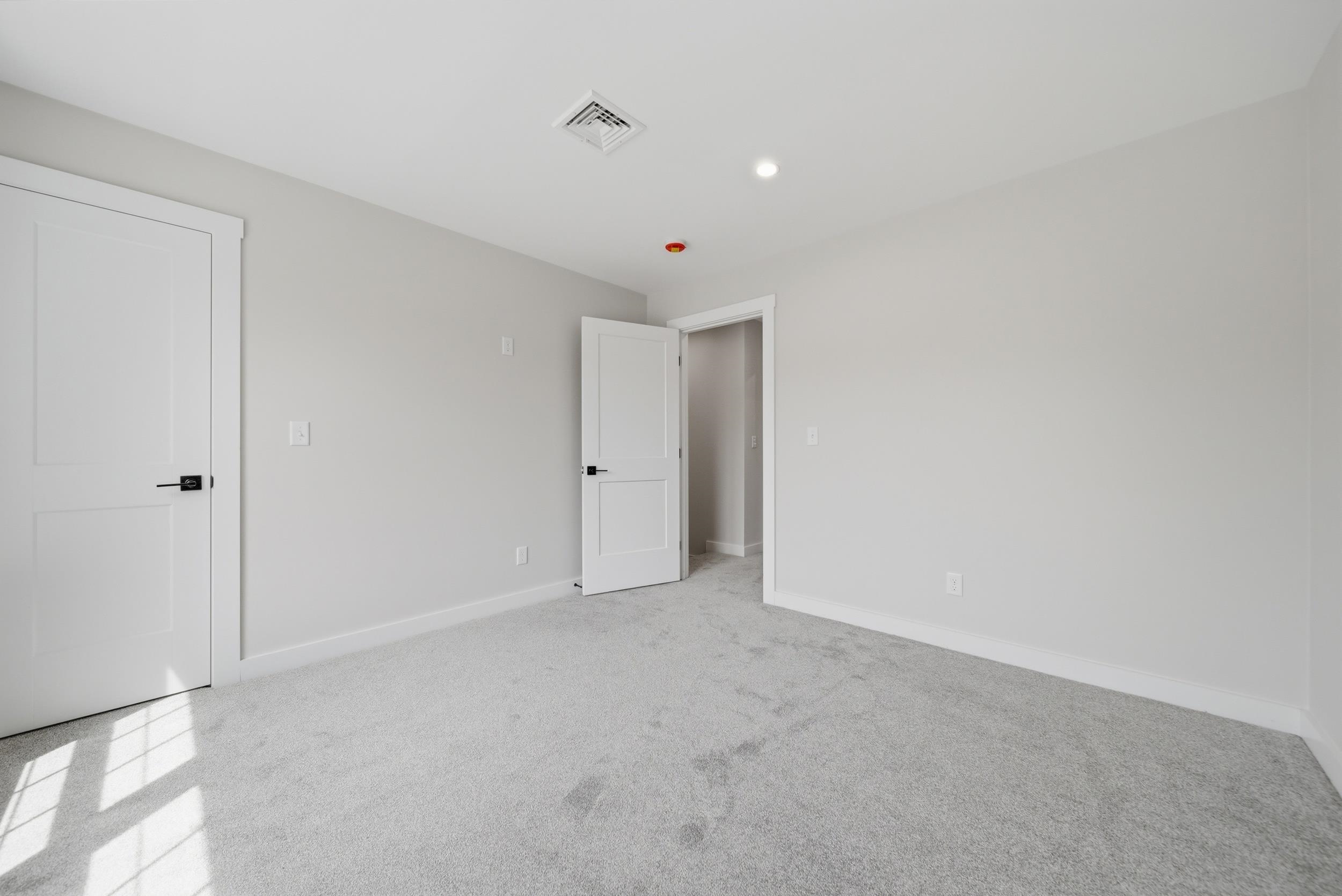  24 Munroe Street, Units 1&2, Franklin, NH, 03235 - 物件實景
