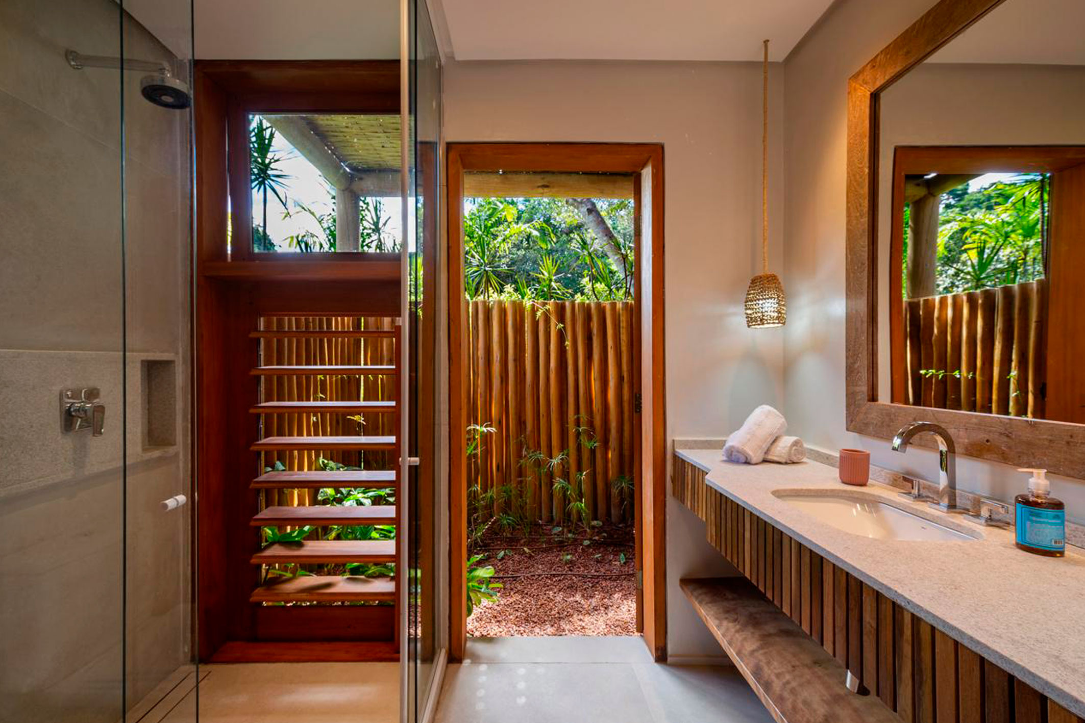  House by Guido Ramos Integrated with Nature in Trancoso - 物件實景