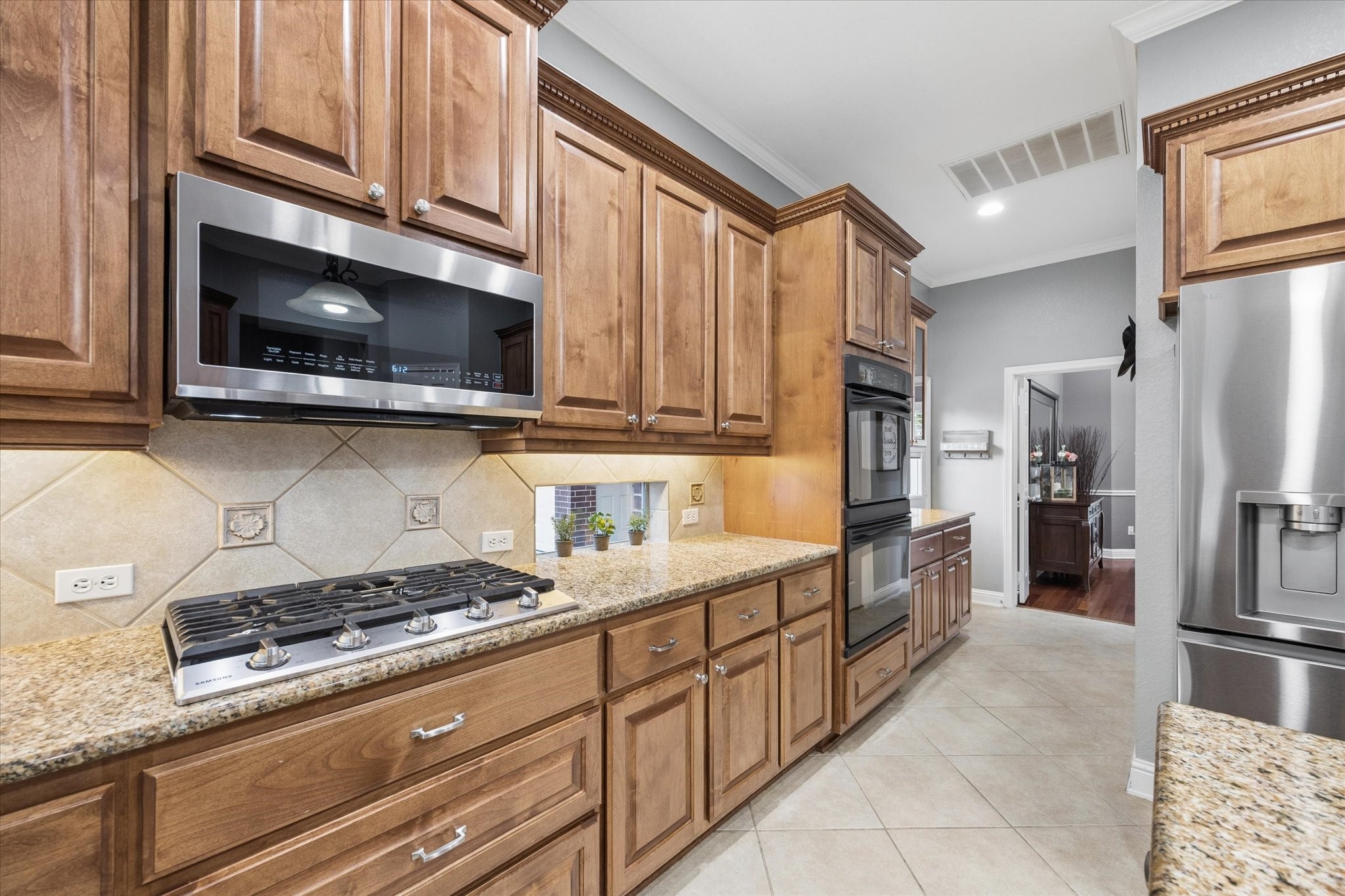  3523 Silvercreek Drive - 物件實景