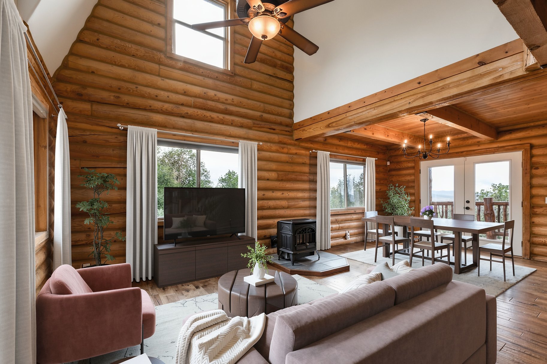  Large Cabin on 1.1 Acres with Scenic Mountain Views - 物件實景