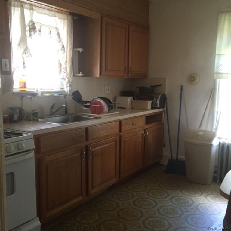 New Rochelle, New York, 10801, United States, 4 Bedrooms Bedrooms, ,2 BathroomsBathrooms,Residential,For Sale,1975249