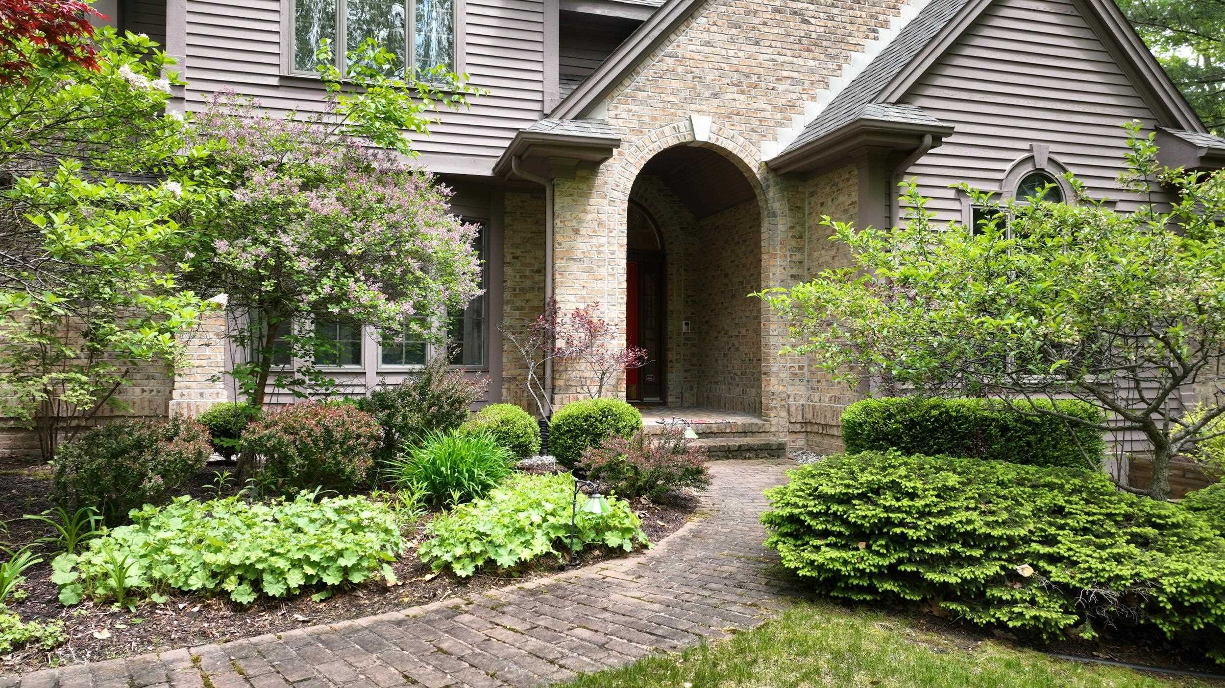 Midland, Michigan, 48642, United States, 5 Bedrooms Bedrooms, ,5 BathroomsBathrooms,Residential,For Sale,2049477