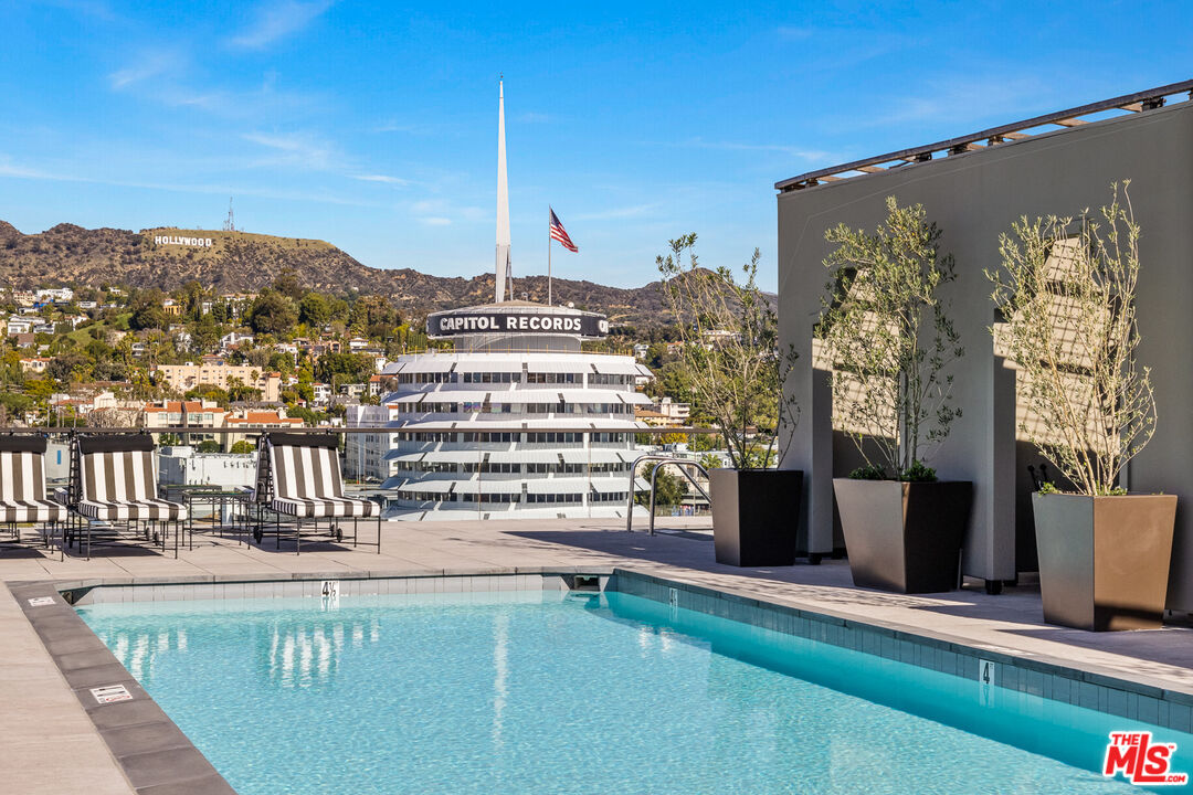 Los Angeles, California, 90028, United States, 2 Bedrooms Bedrooms, ,2 BathroomsBathrooms,Residential,For Sale,1827936