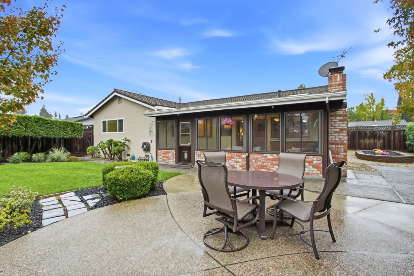 Santa Clara, California, 95051, United States, 4 Bedrooms Bedrooms, ,2 BathroomsBathrooms,Residential,For Sale,1992885