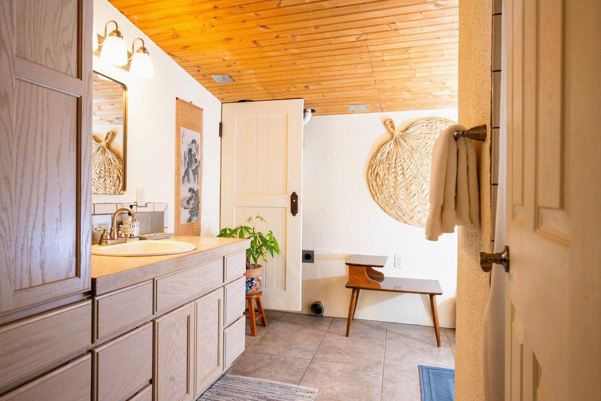 Ranchos De Taos, New Mexico, 87557, United States, 3 Bedrooms Bedrooms, ,3 BathroomsBathrooms,Residential,For Sale,1688394