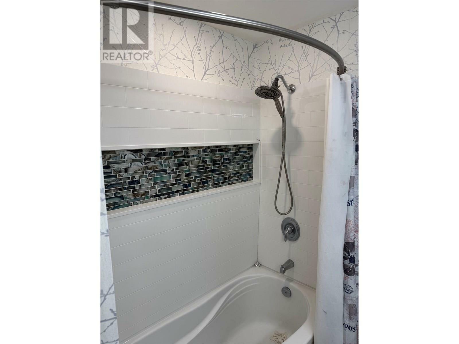 KAMLOOPS, British Columbia, V2H 1L4, CA, 4 Bedrooms Bedrooms, ,2 BathroomsBathrooms,Residential,For Sale,1874935
