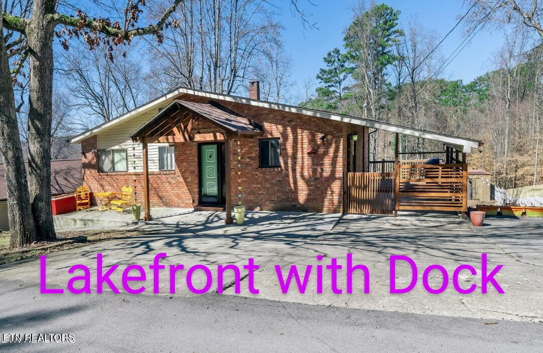 Kingston, Tennessee, 37763, United States, 4 Bedrooms Bedrooms, ,2 BathroomsBathrooms,Residential,For Sale,1850239