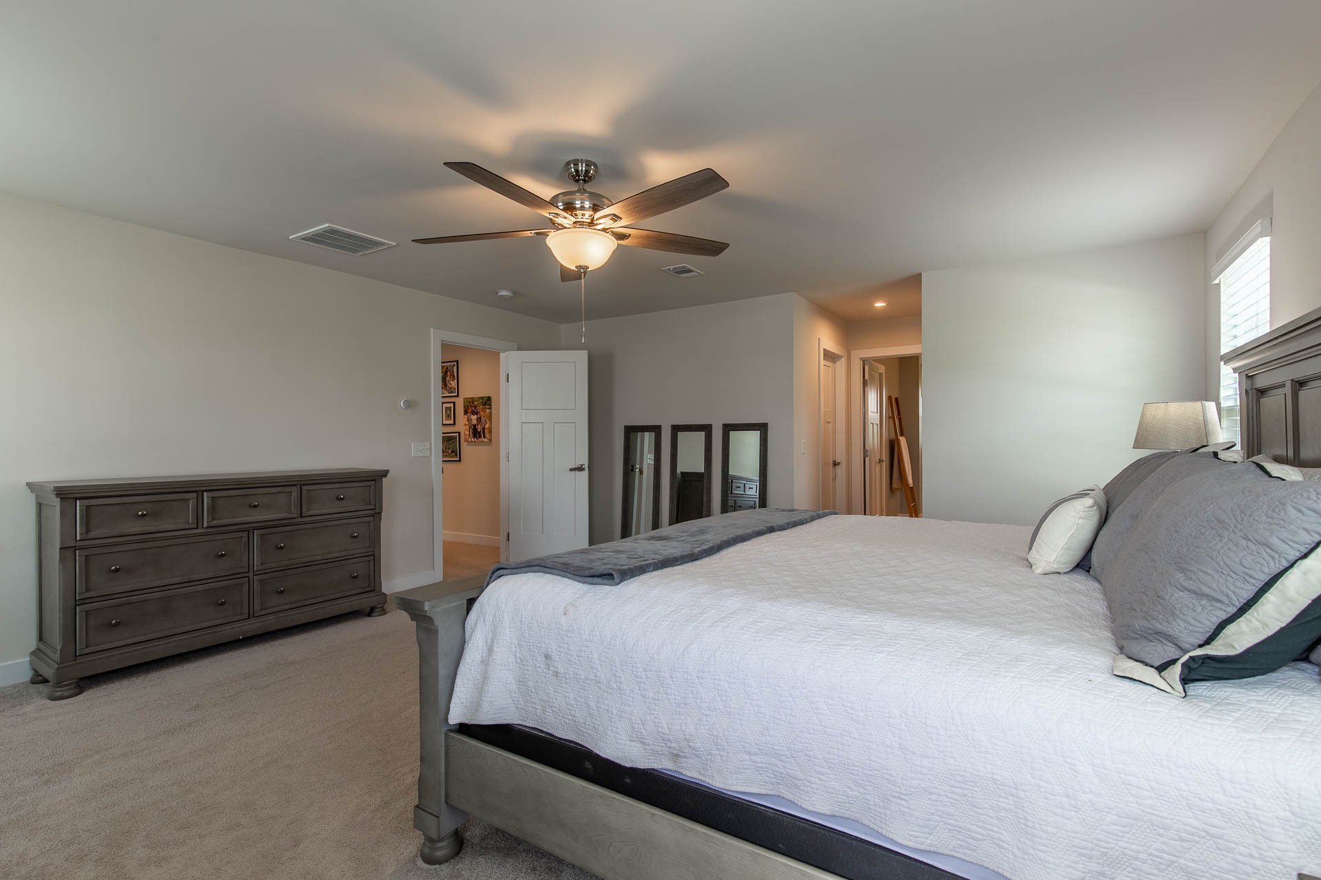 Smyrna, Tennessee, 37167, United States, 5 Bedrooms Bedrooms, ,4 BathroomsBathrooms,Residential,For Sale,1848670