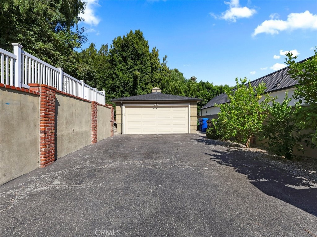 Sherman Oaks, California, 91403, United States, 4 Bedrooms Bedrooms, ,3 BathroomsBathrooms,Residential,For Sale,1848816