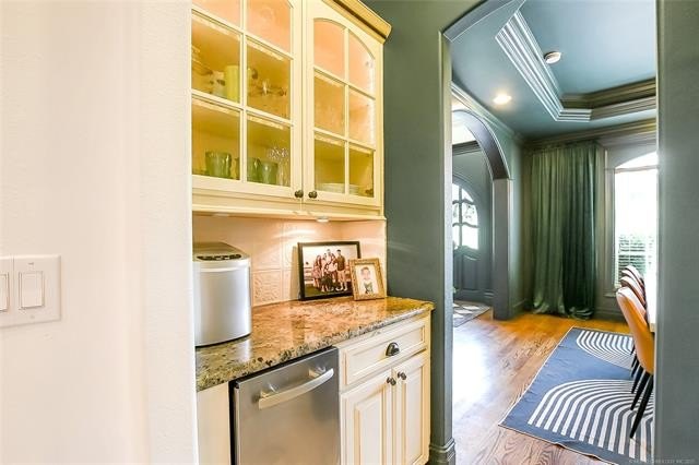 Tahlequah, Oklahoma, 74464, United States, 5 Bedrooms Bedrooms, ,5 BathroomsBathrooms,Residential,For Sale,1982771