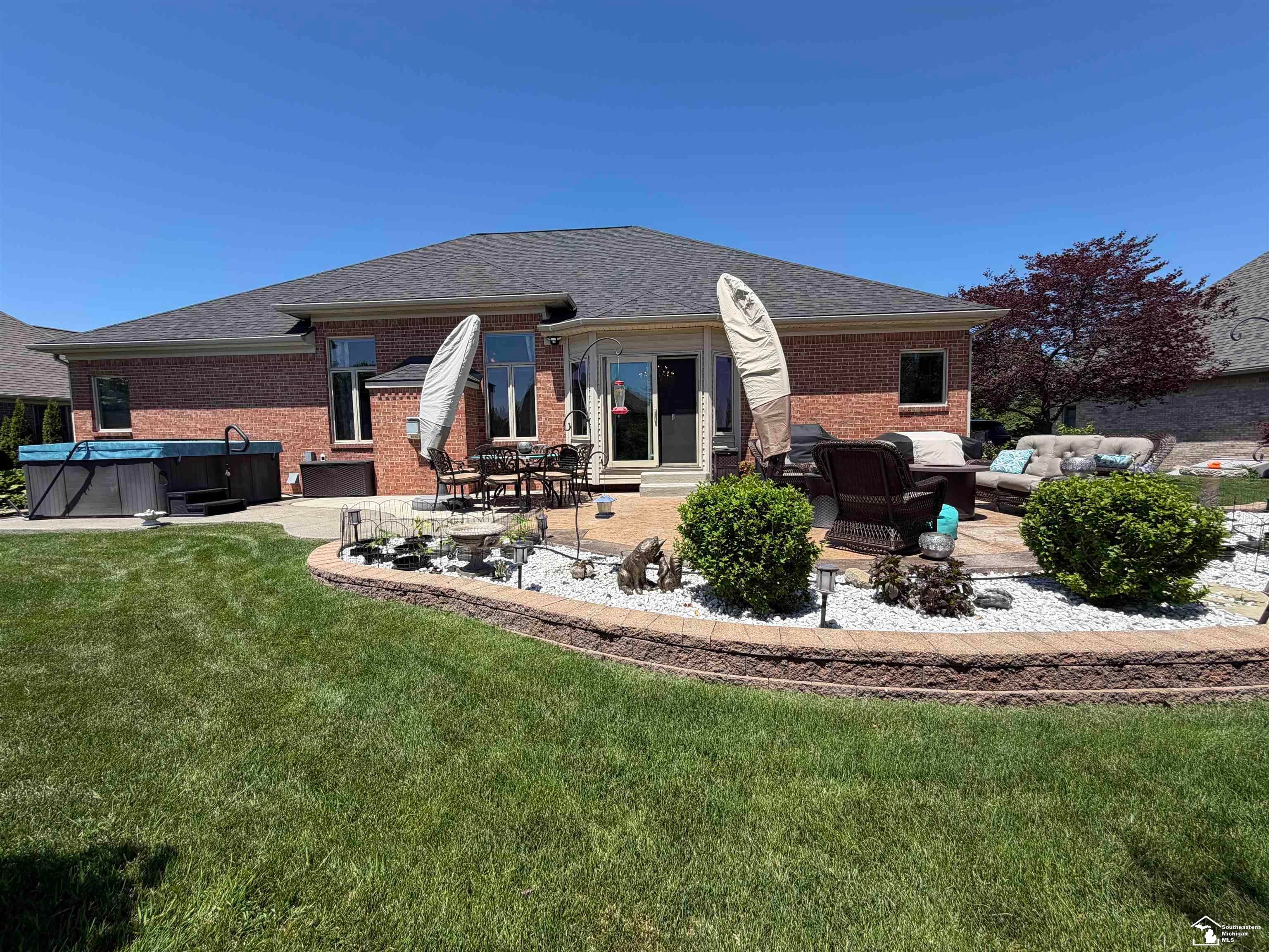 Newport, Michigan, 48166, United States, 3 Bedrooms Bedrooms, ,4 BathroomsBathrooms,Residential,For Sale,2048069